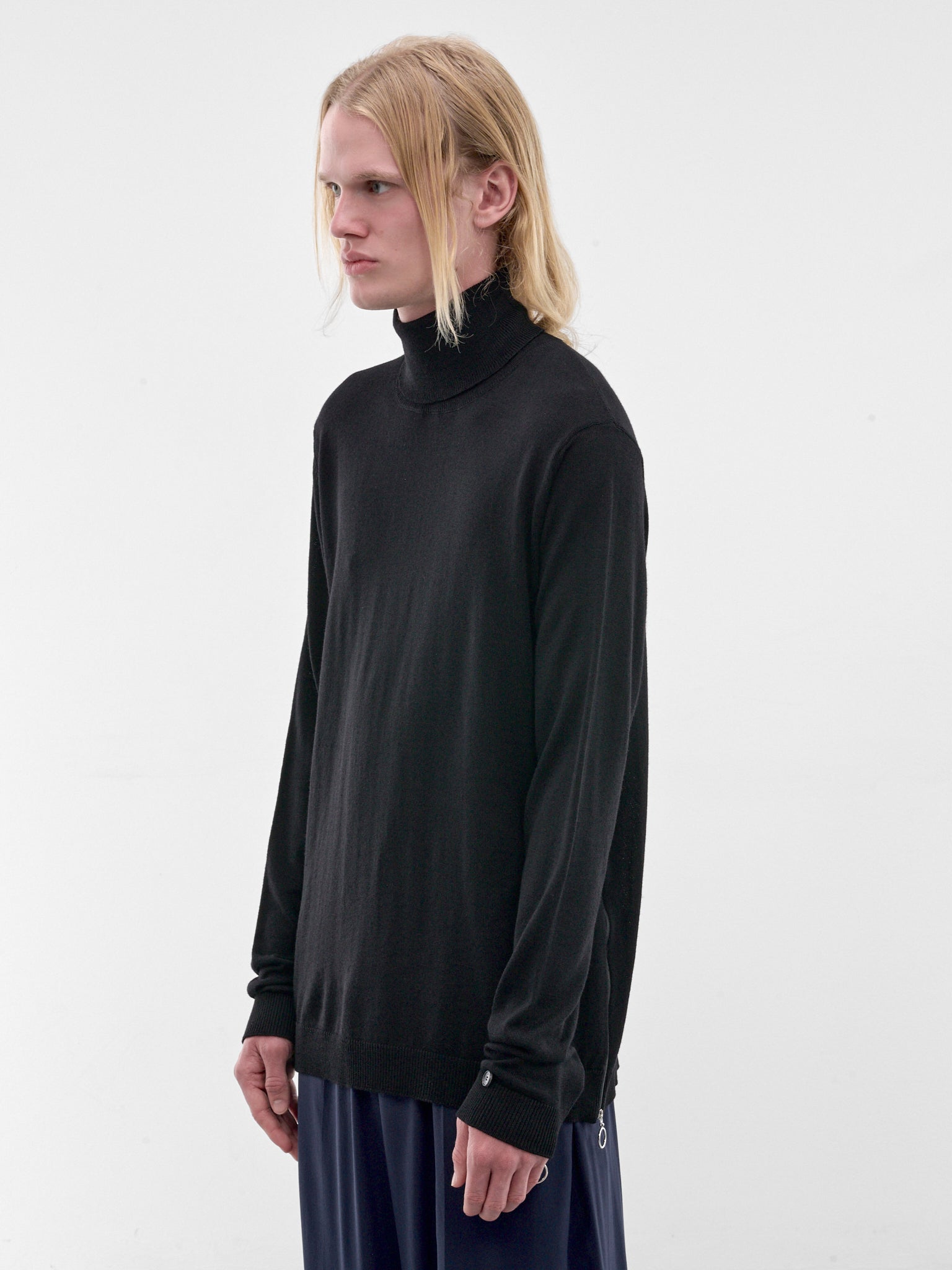 Black Zip Vent Knit Turtleneck (U252-Y011-W043-BLACK)