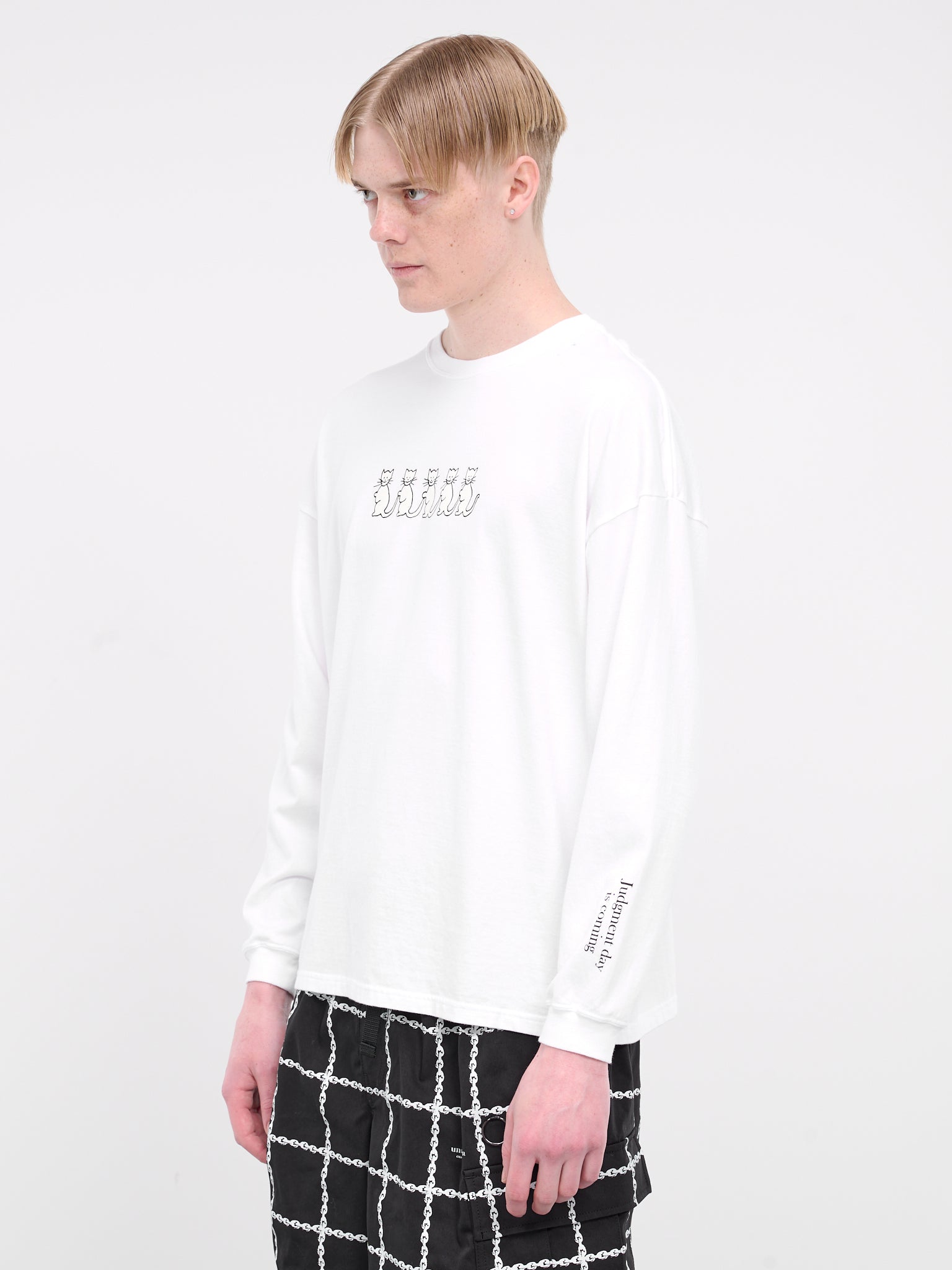 Graphic Long Sleeve Tee (UC1D1894-WHITE)