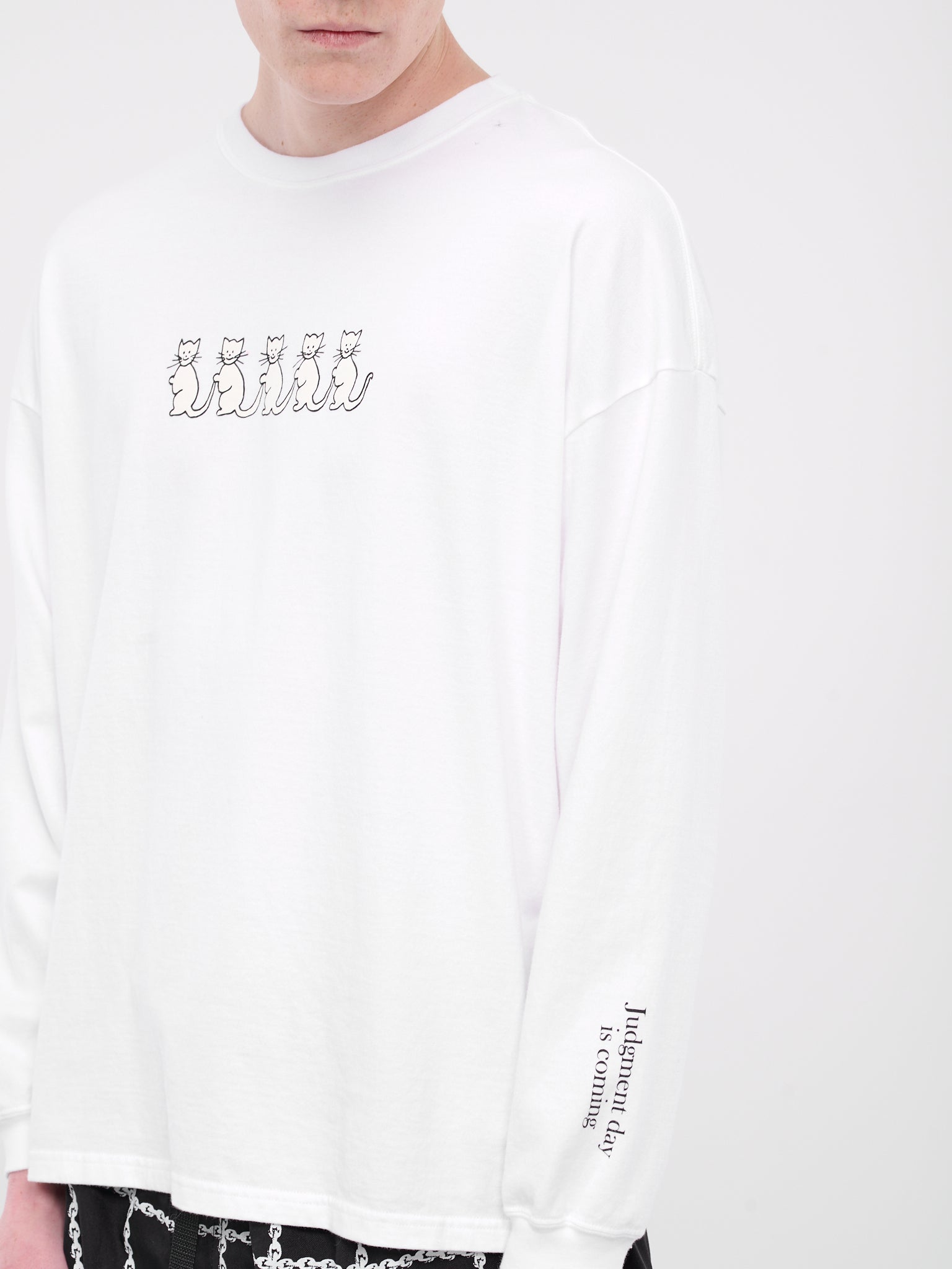 Graphic Long Sleeve Tee (UC1D1894-WHITE)
