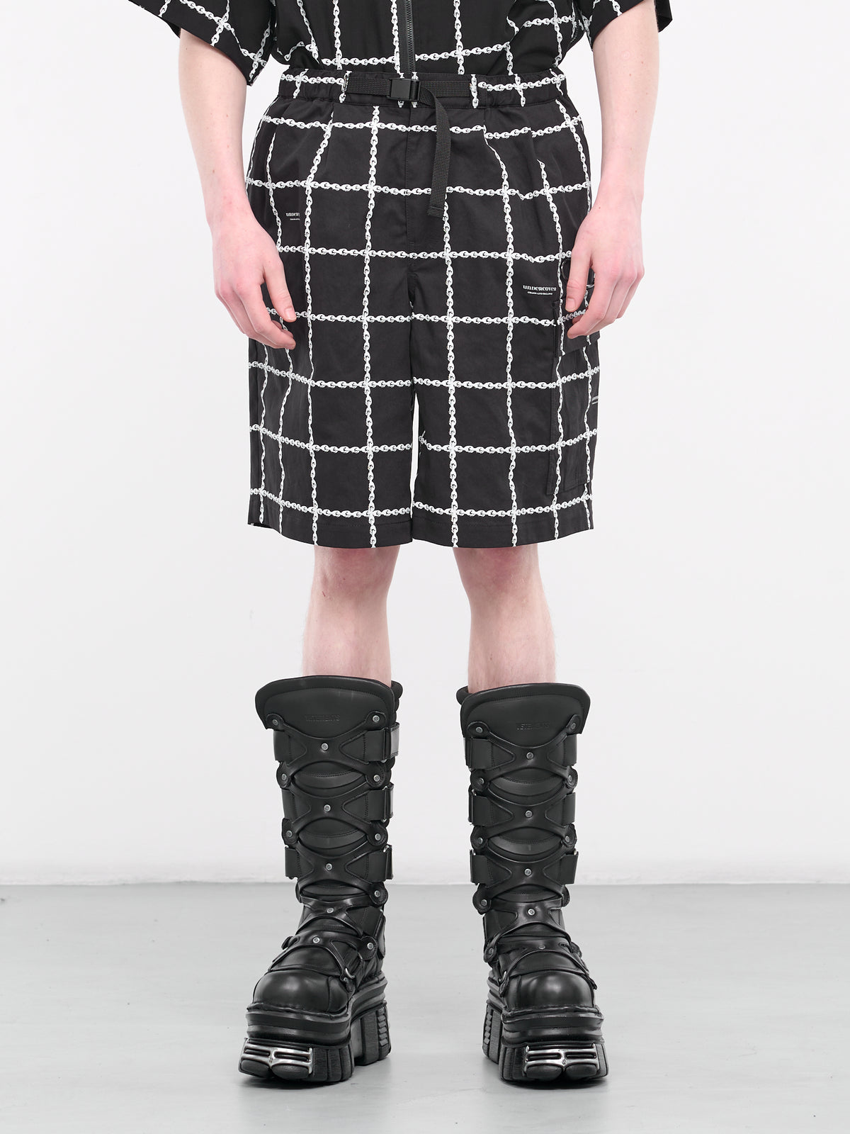 Chainlink Grid Shorts (UC1D4505-BLACK-BASE)