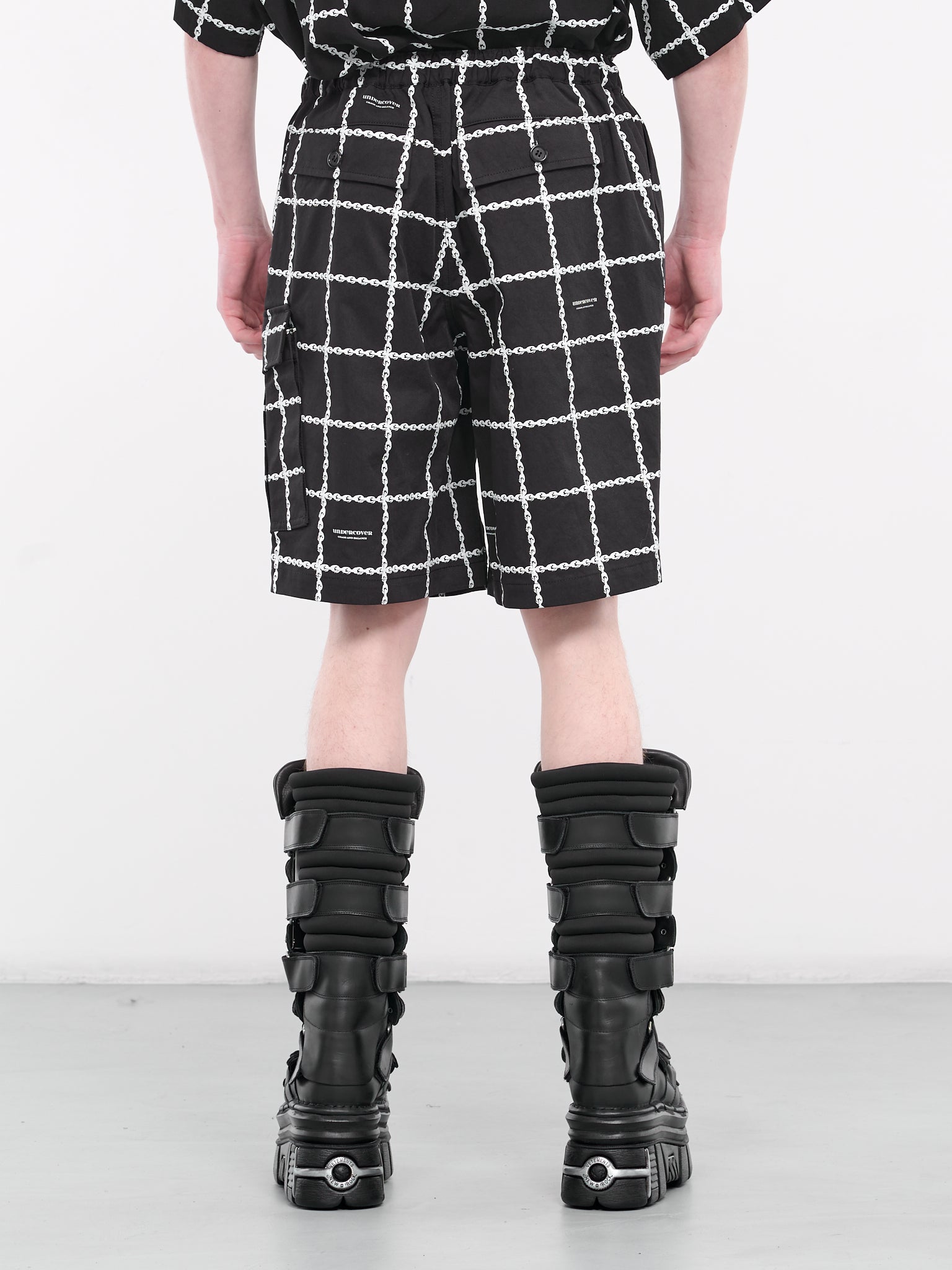 Chainlink Grid Shorts (UC1D4505-BLACK-BASE)