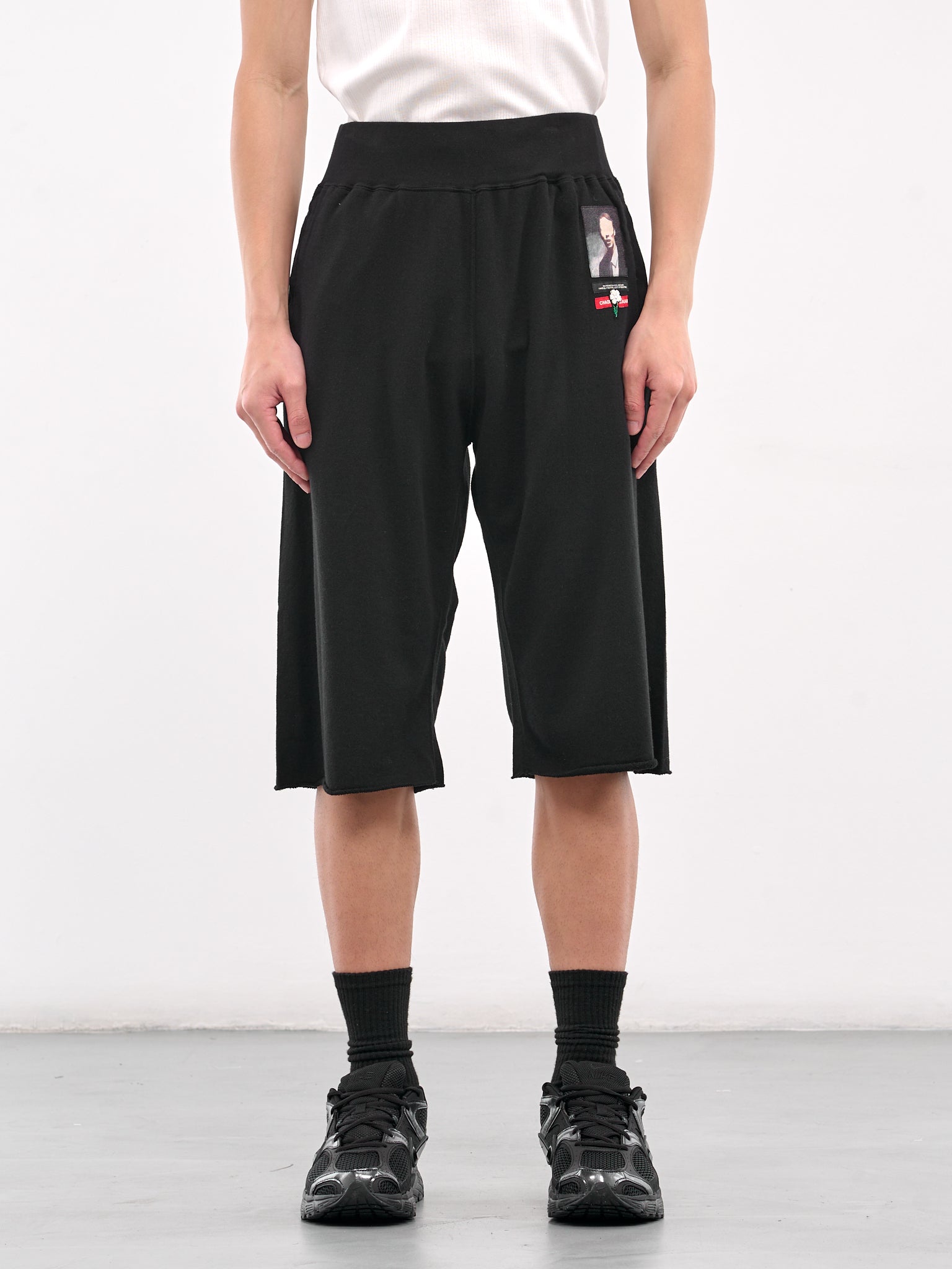 Cut-Off Sweat Shorts (UC1E4514-BLACK)