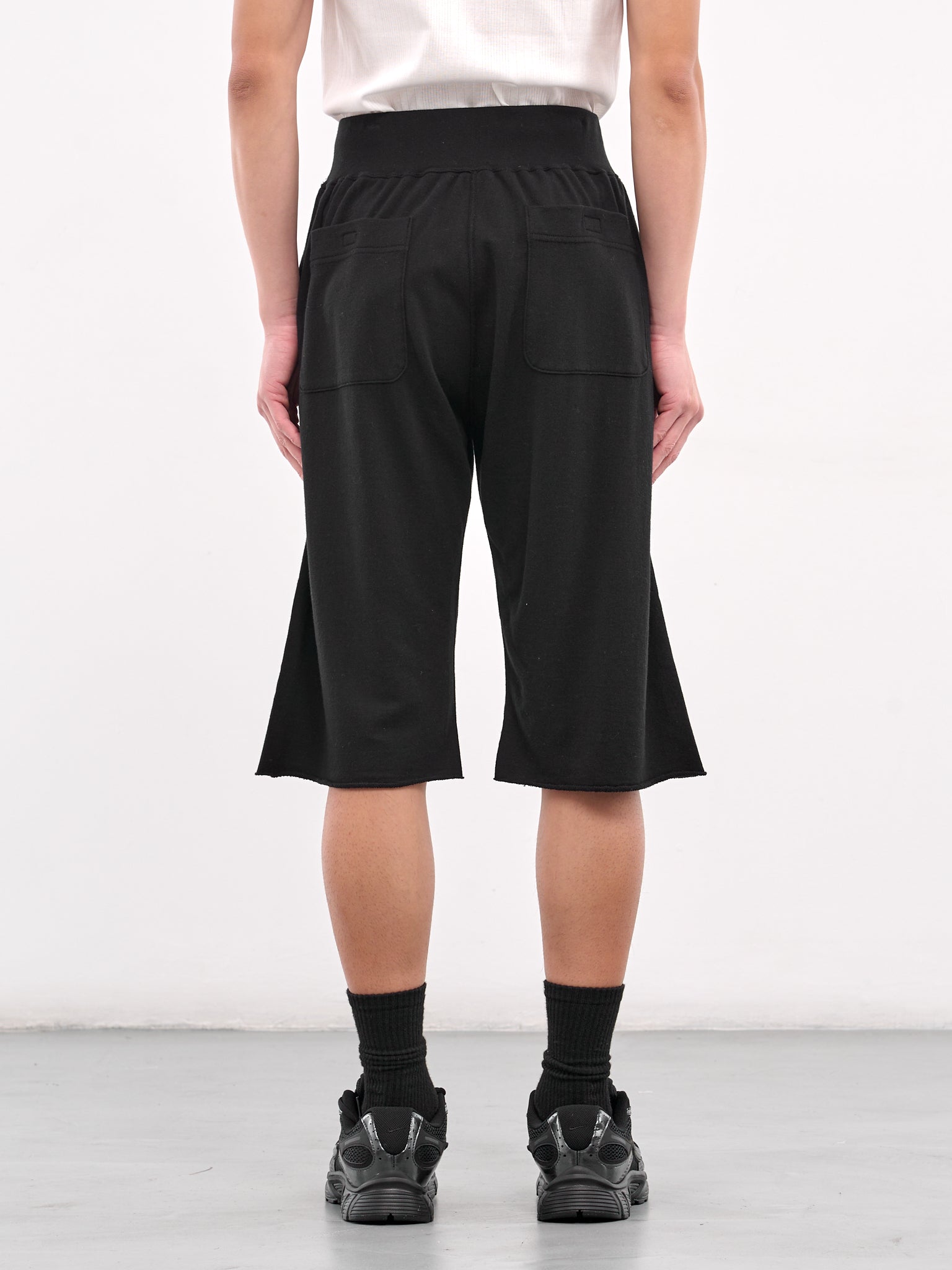 Cut-Off Sweat Shorts (UC1E4514-BLACK)