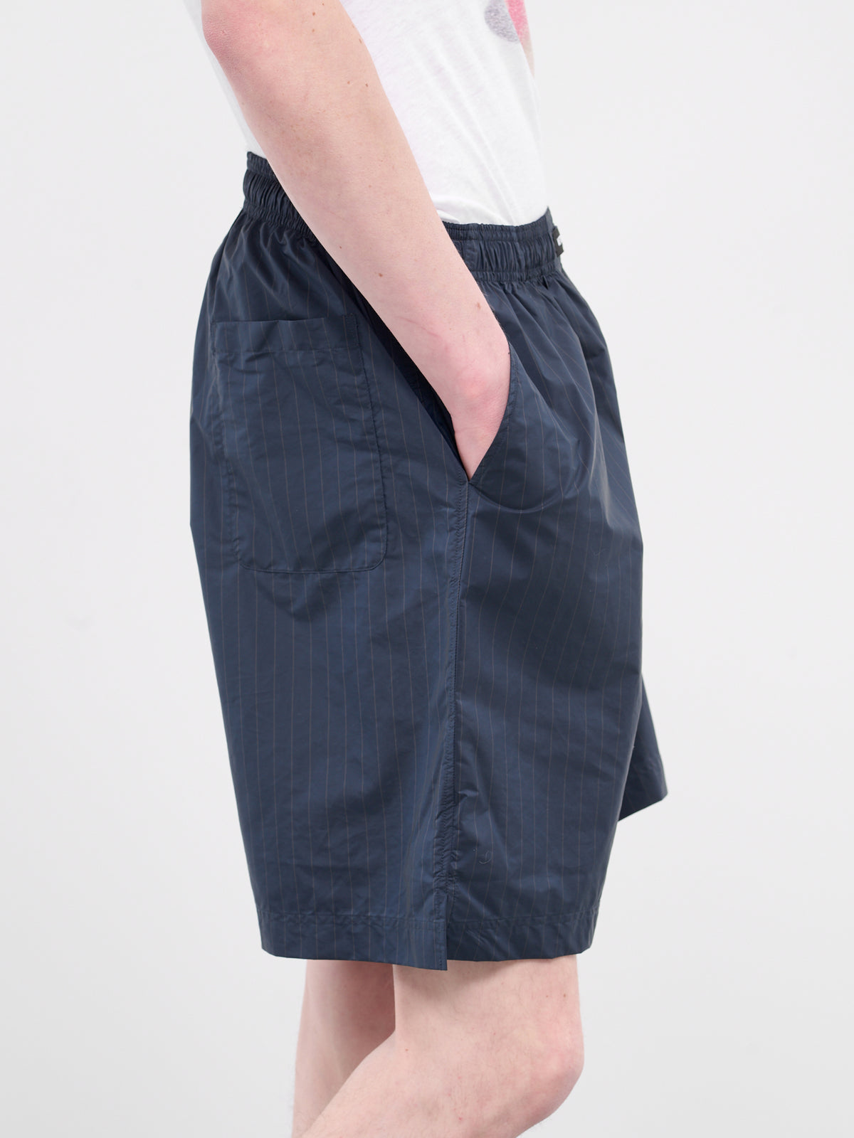 Paper Poplin Tailored Shorts (UE64SS400BW-BLACK-PINSTRIPE)