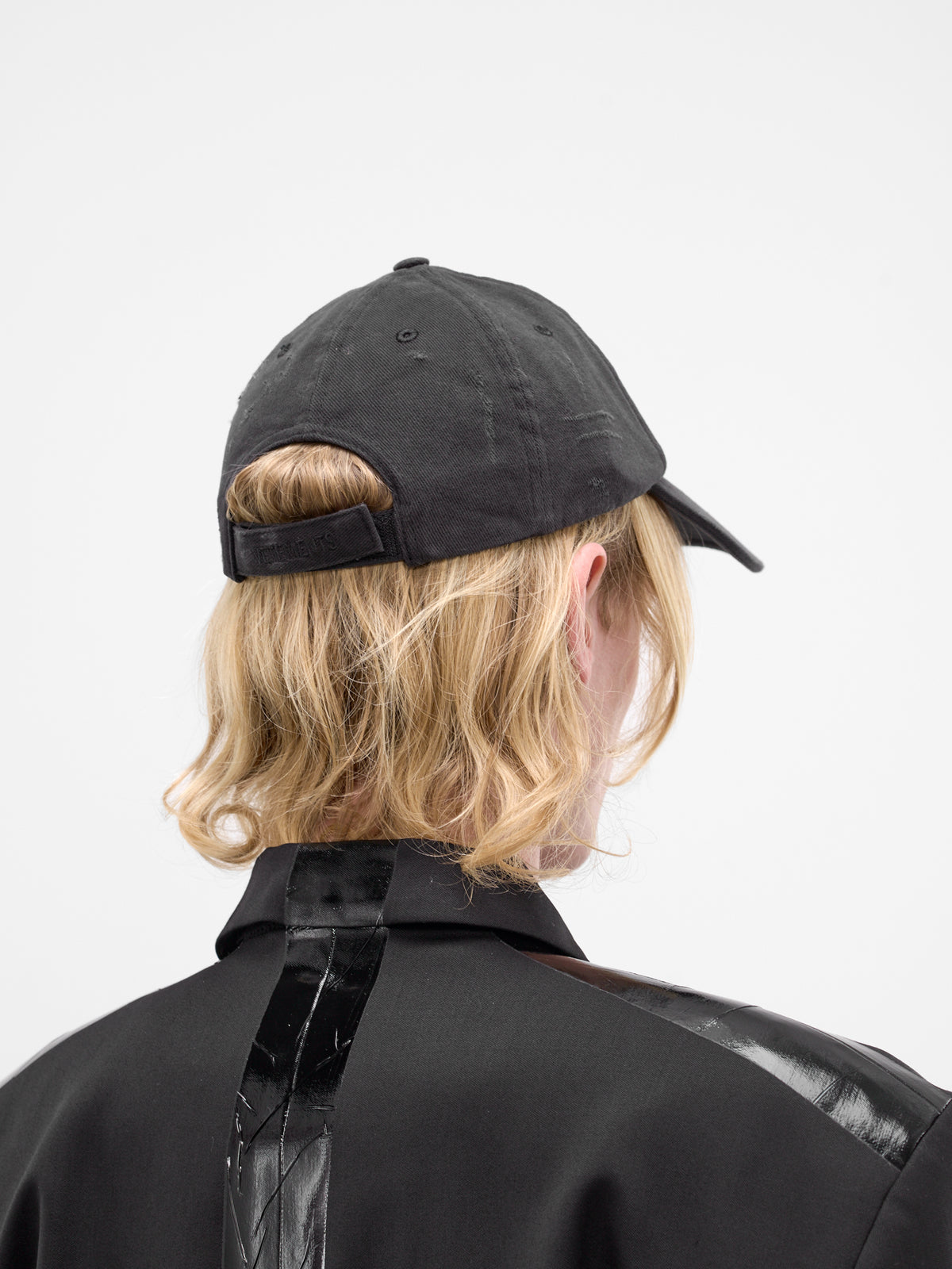 Black Distressed 'Friday' Cotton Cap (UE76CA326B-BLACK)