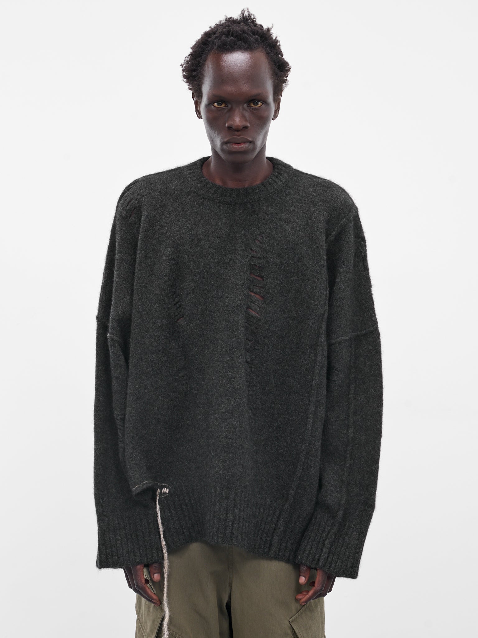 Gray Distressed Knit Sweater (UK04F25-GRAPHITE)