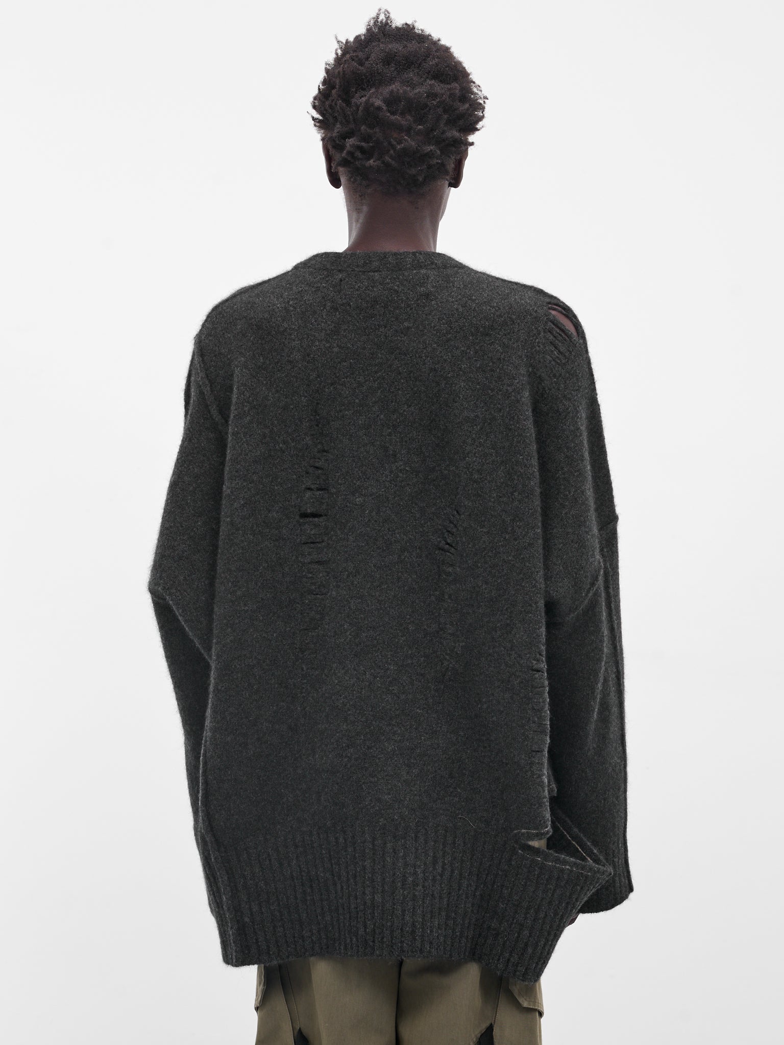 Gray Distressed Knit Sweater (UK04F25-GRAPHITE)