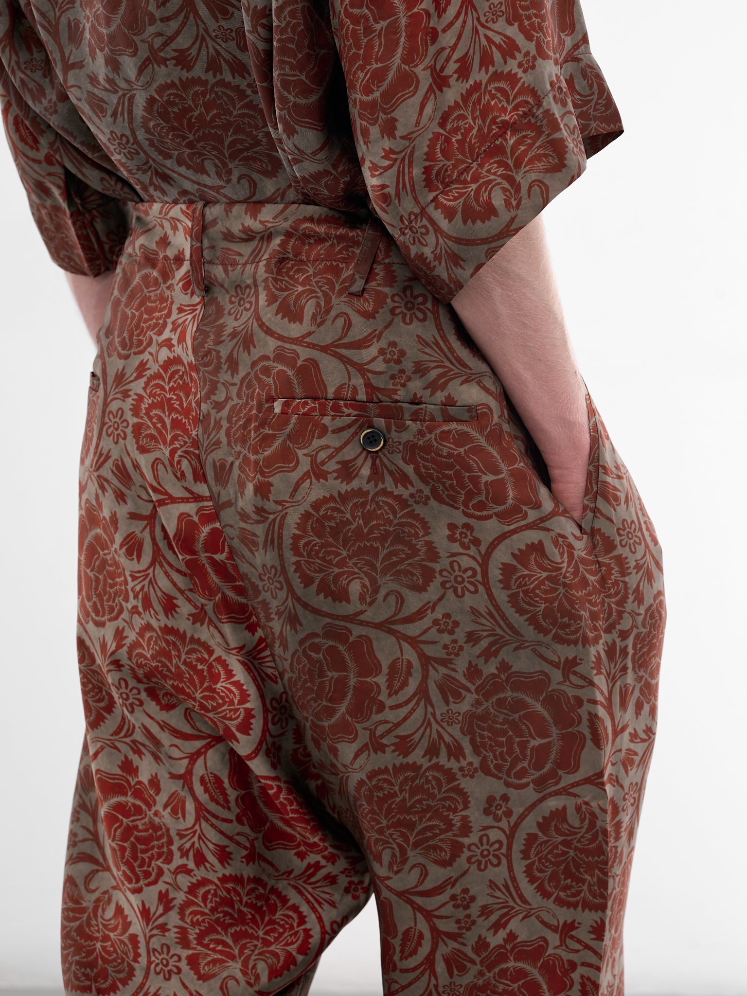 Red Floral Relaxed Perch Pants (UM3517-UW087-GREY-RED)