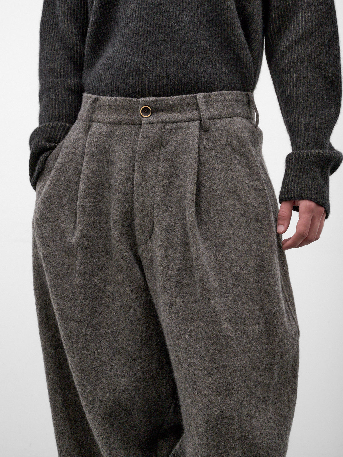 Gray Pleated Wide Leg Trousers (UM3521-GREY)