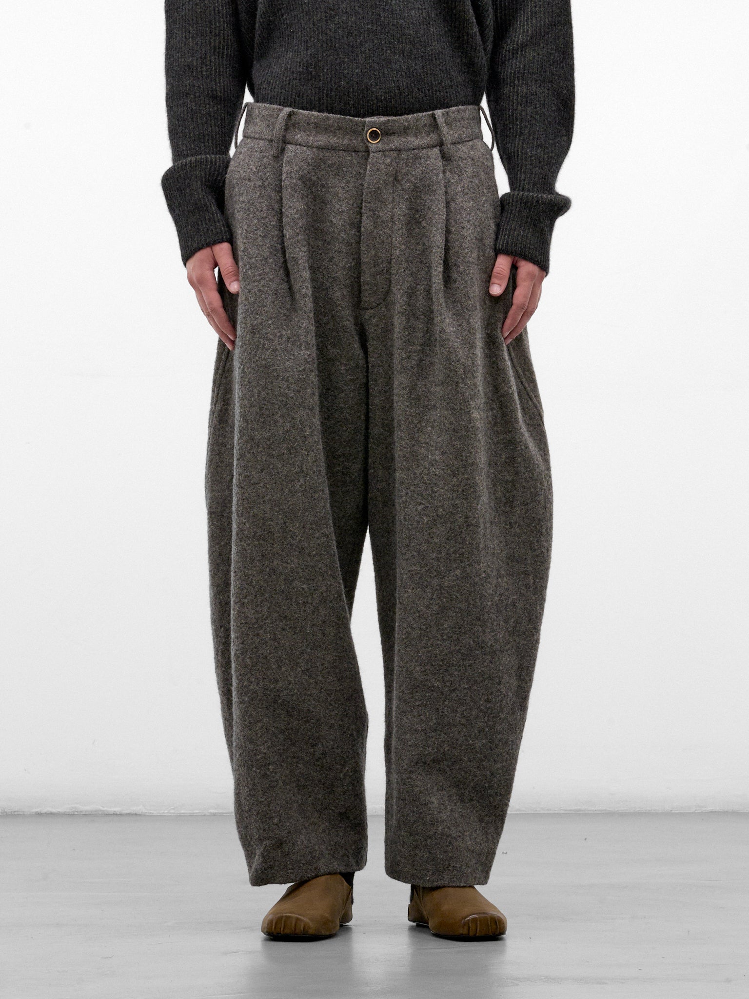 Gray Pleated Wide Leg Trousers (UM3521-GREY)