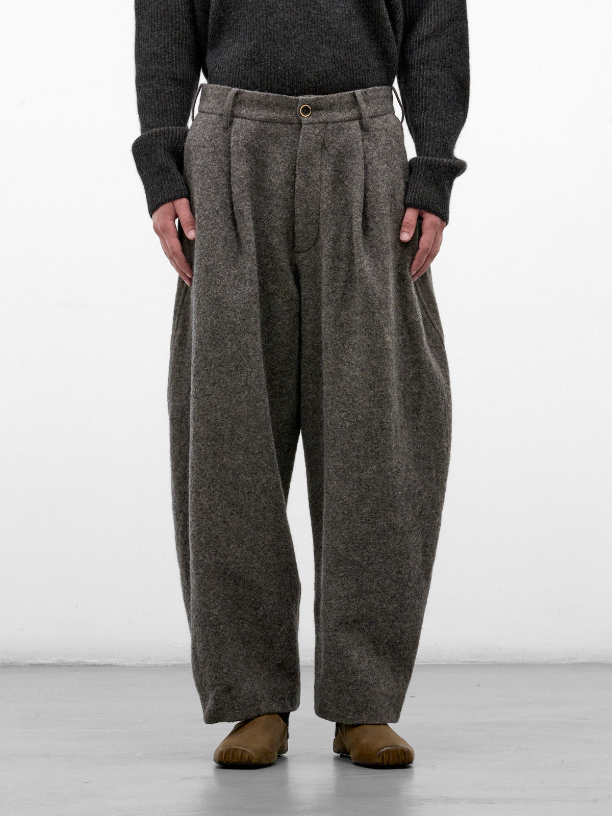 Gray Pleated Wide Leg Trousers (UM3521-GREY)