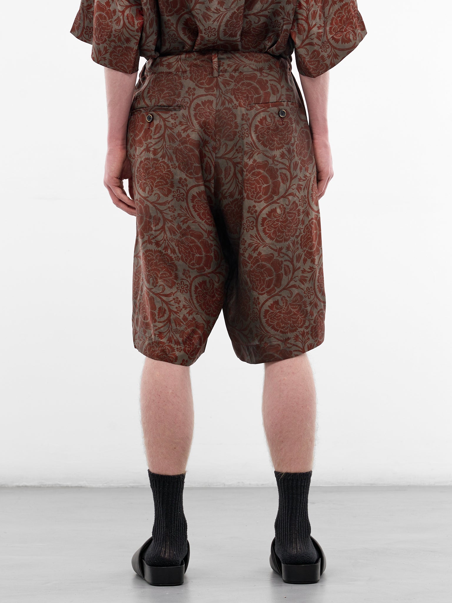 Red Floral Relaxed Pallor Shorts (UM3522-UW087-GREY-RED)