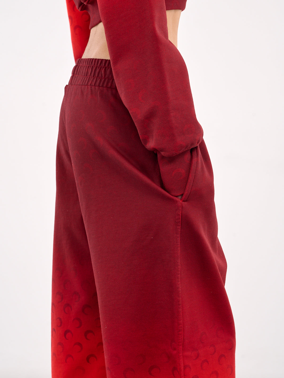 Moon Faded Gradient Sweatpants (UPA052A-CJER0073-RED)