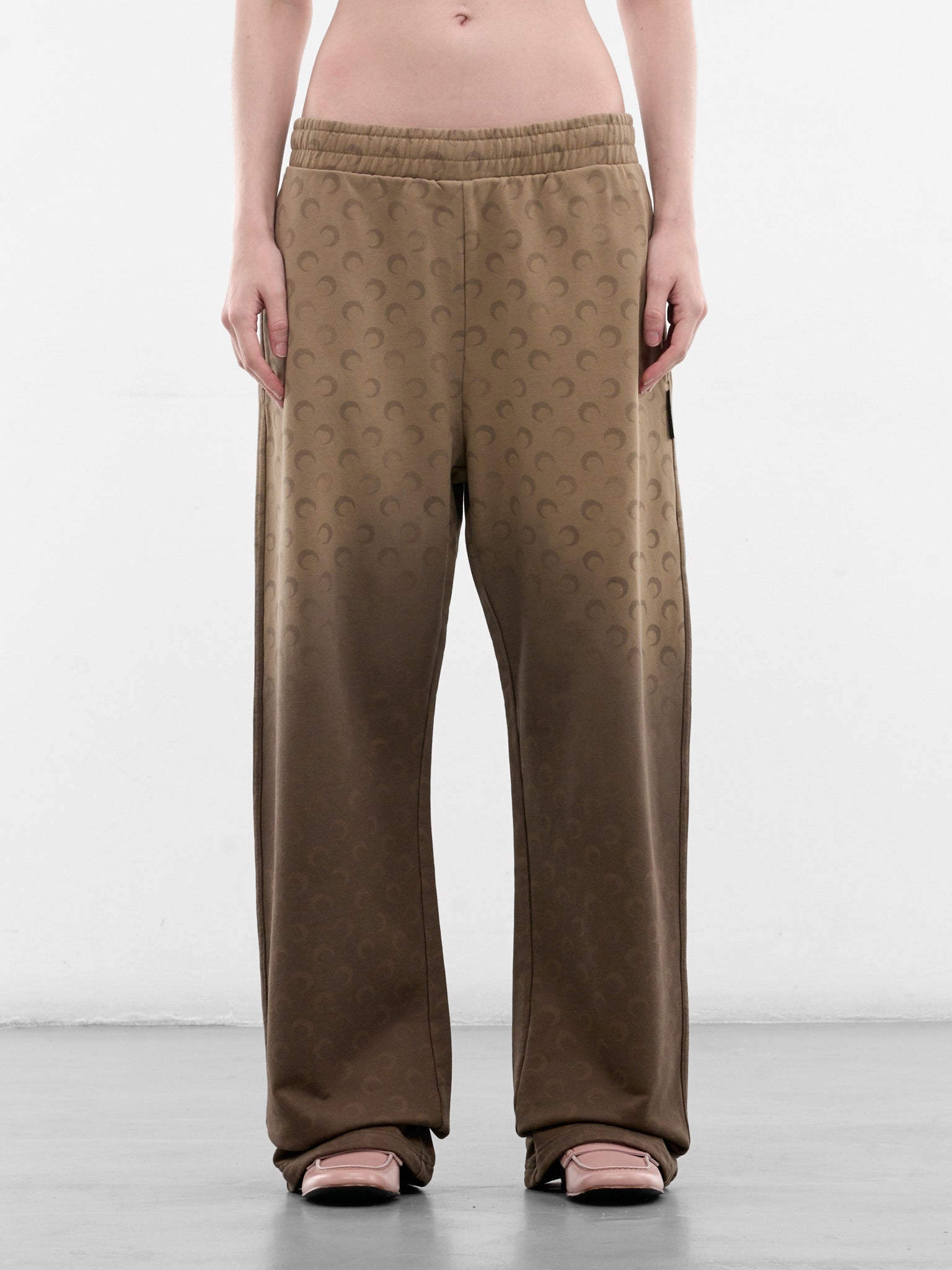Brown Gradient Moon Monogram Sweatpants (UPA052ACJER0073-BG40-TAUPE)