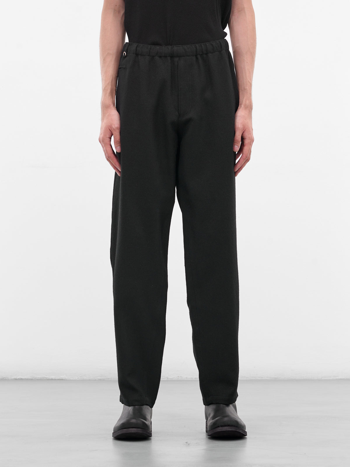 Black Wool Tapered Trousers (US2E4592-BLACK)