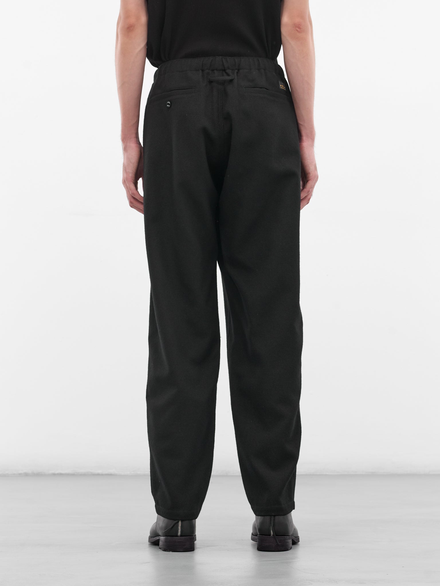 Black Wool Tapered Trousers (US2E4592-BLACK)