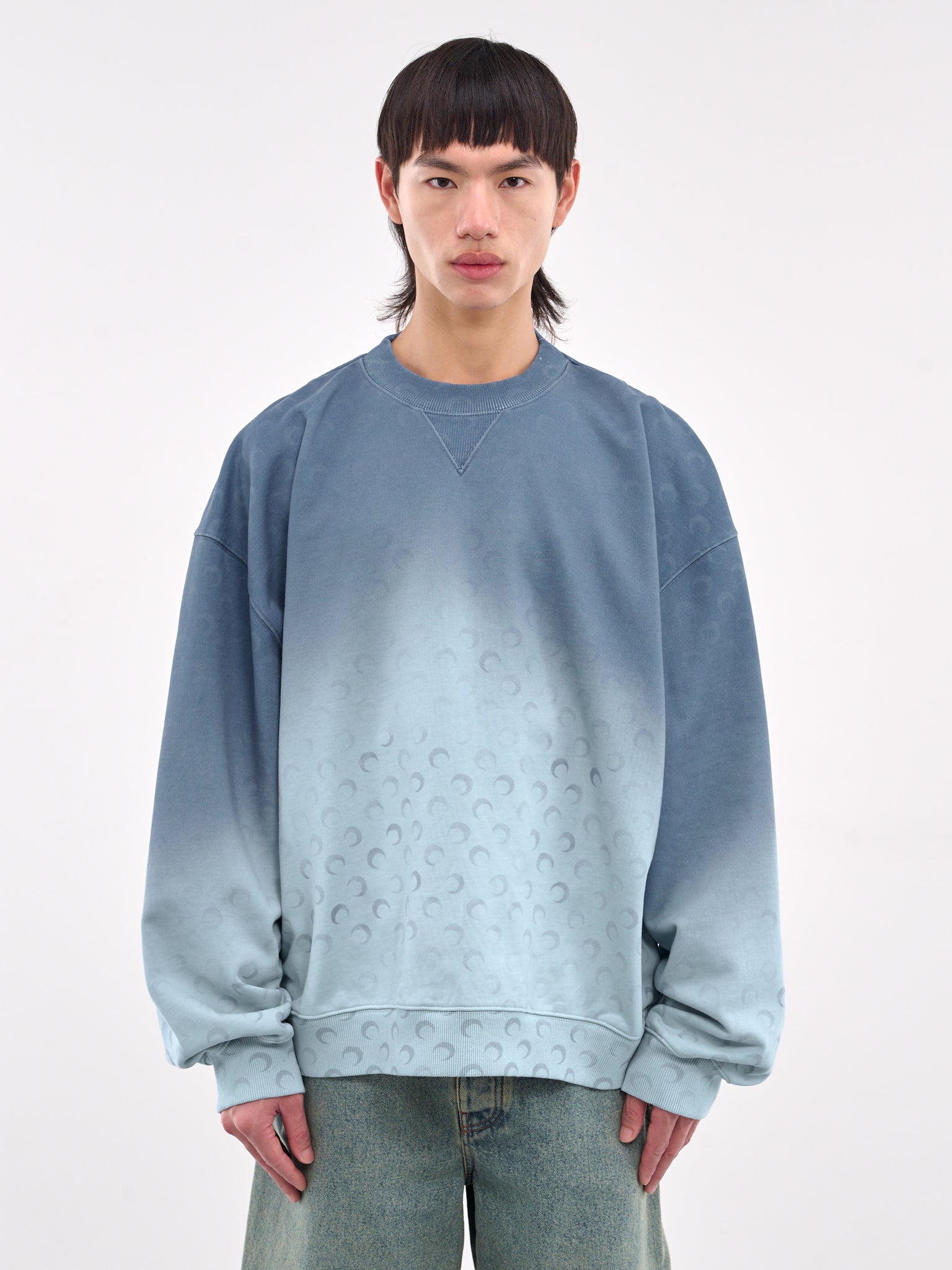 Gradient Monogram Crewneck Sweatshirt (UST022A-CJER0073-LIGHT-BLUE)