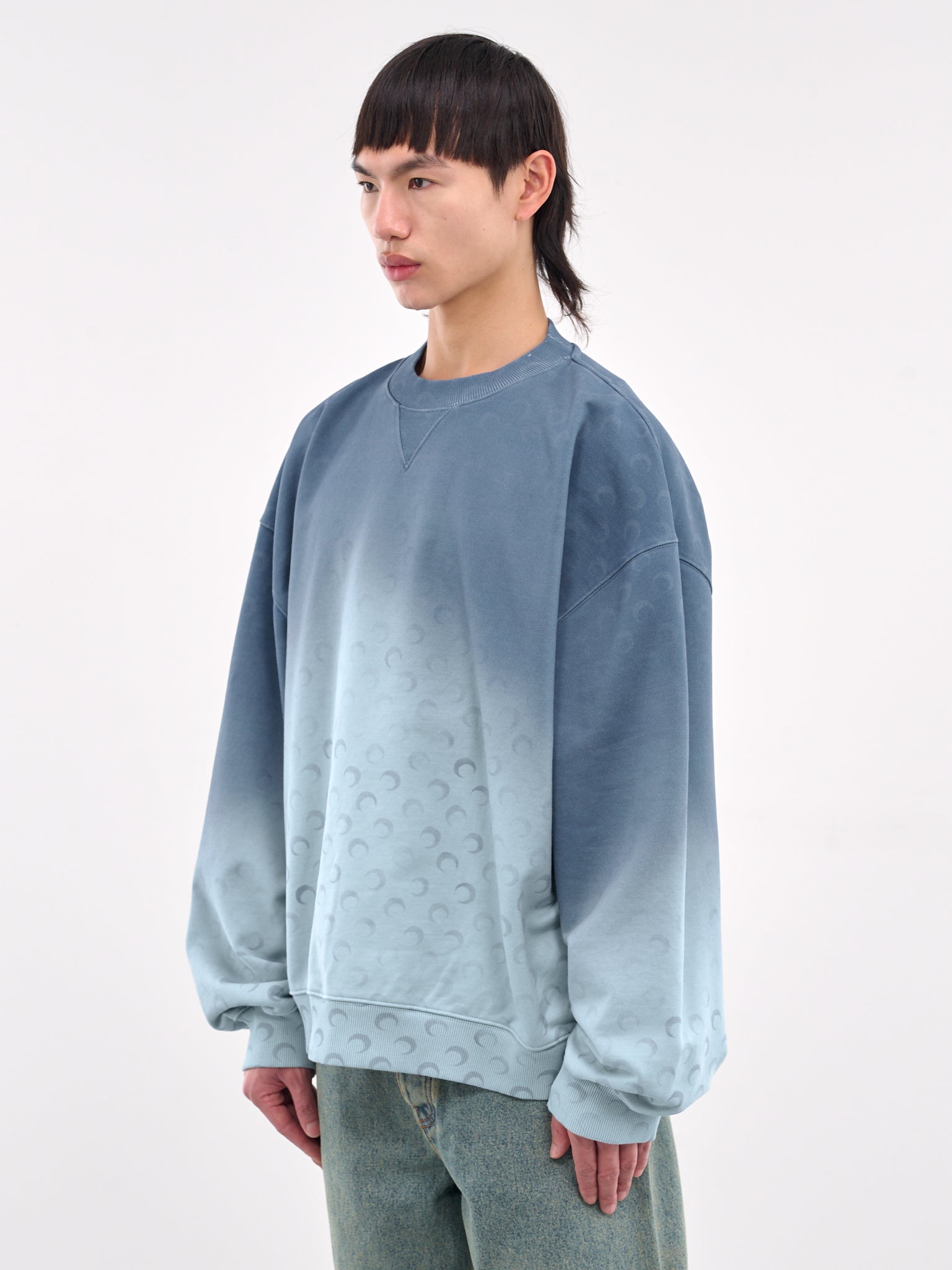 Gradient Monogram Crewneck Sweatshirt (UST022A-CJER0073-LIGHT-BLUE)