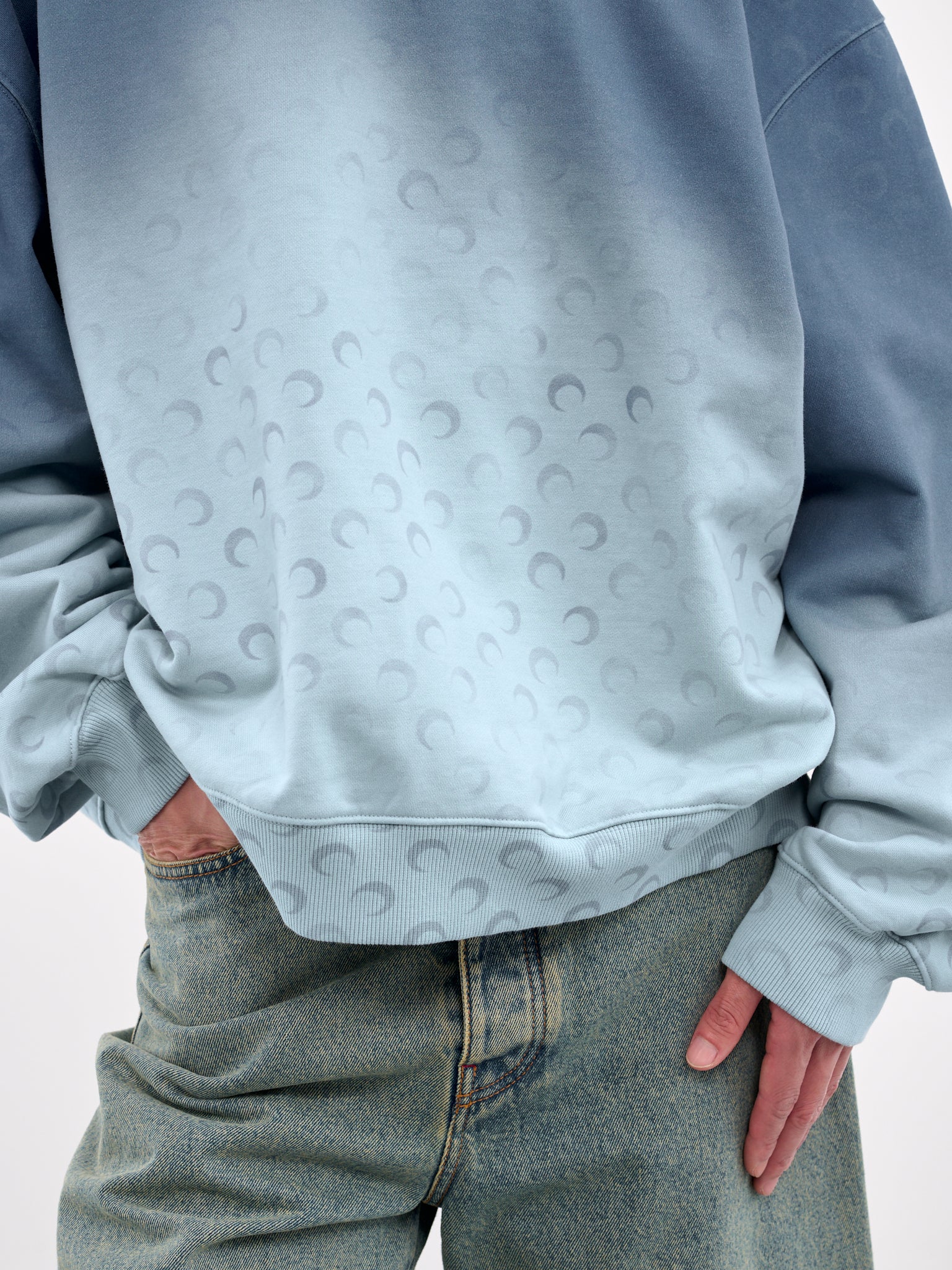 Gradient Monogram Crewneck Sweatshirt (UST022A-CJER0073-LIGHT-BLUE)