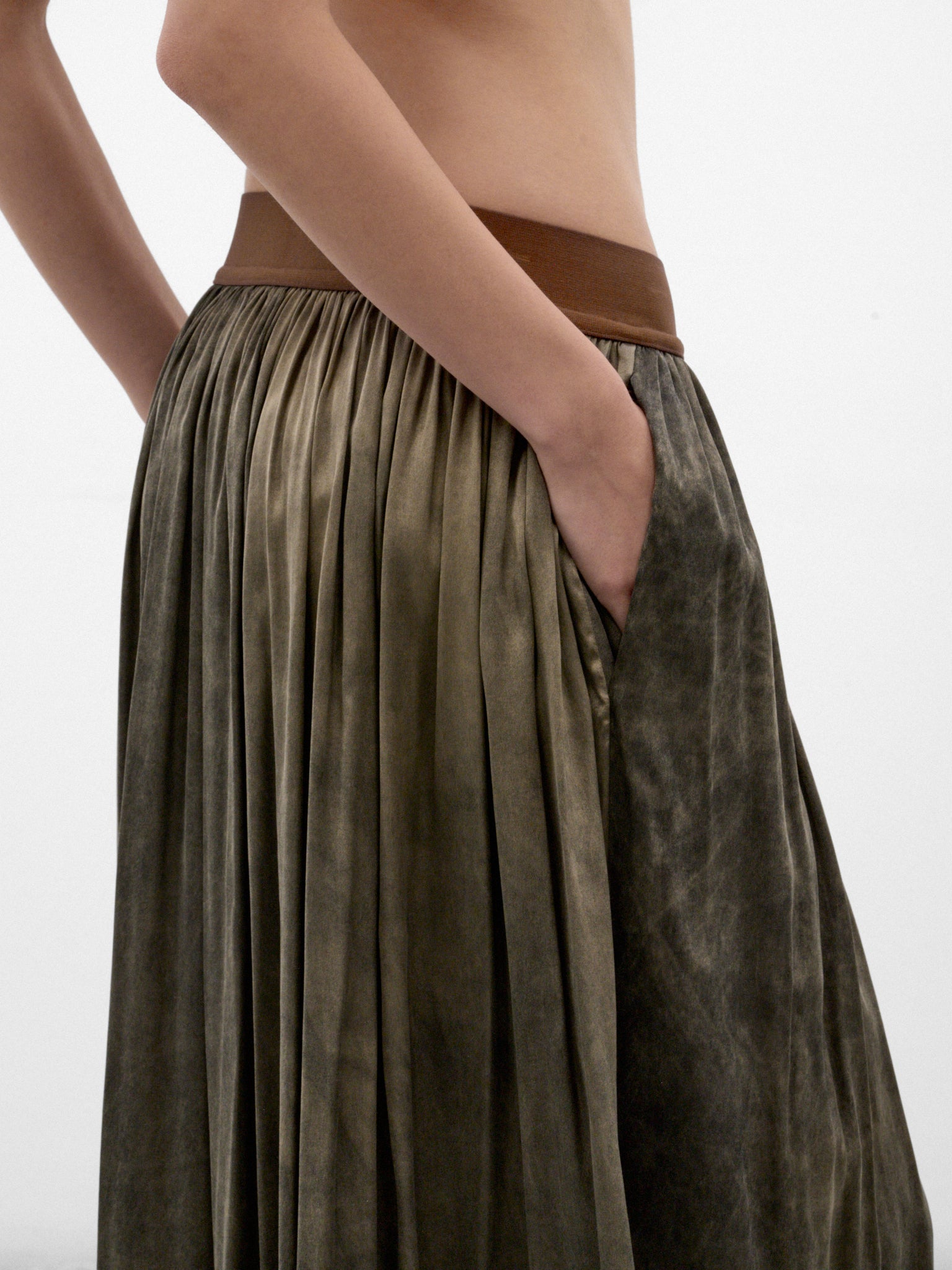 Gray Pleated Midi Skirt (UW2003-GILLIAN-DARK-GREY)