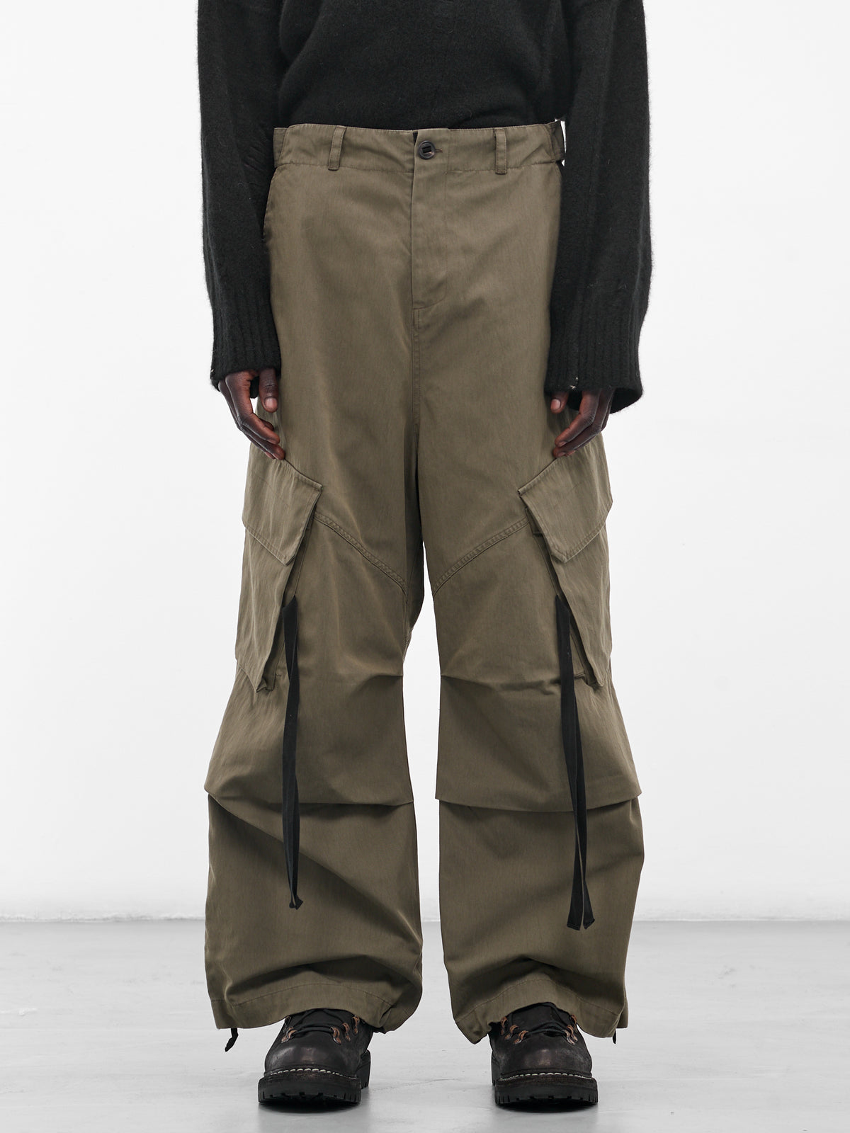 Green Technical Baggy Cargo Pants (UW72F25-MILITARY-GREEN)