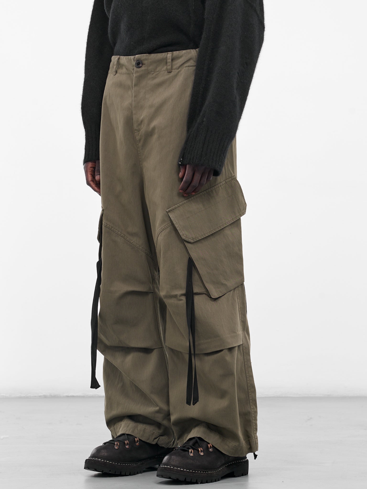 Green Technical Baggy Cargo Pants (UW72F25-MILITARY-GREEN)