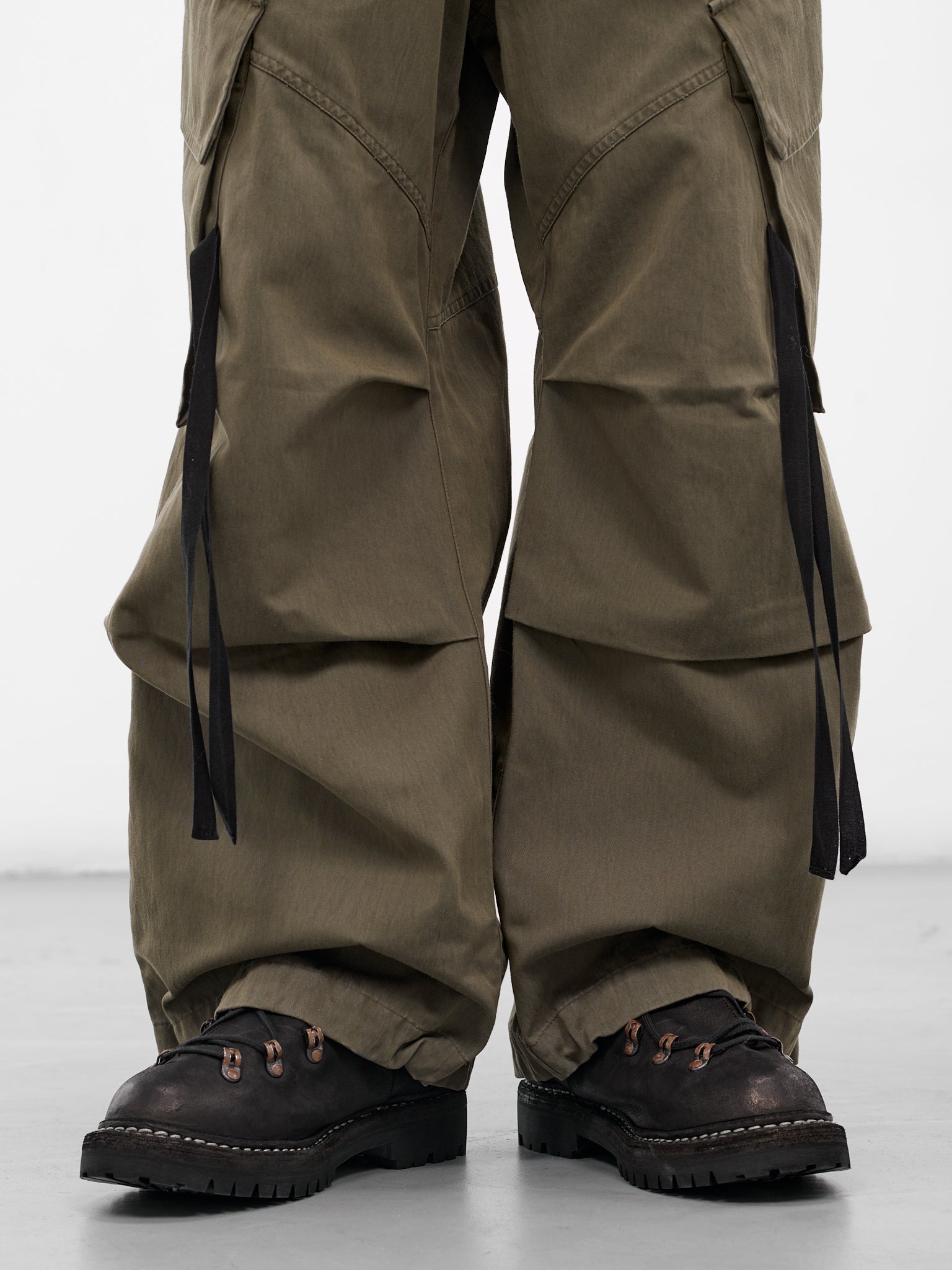 Green Technical Baggy Cargo Pants (UW72F25-MILITARY-GREEN)