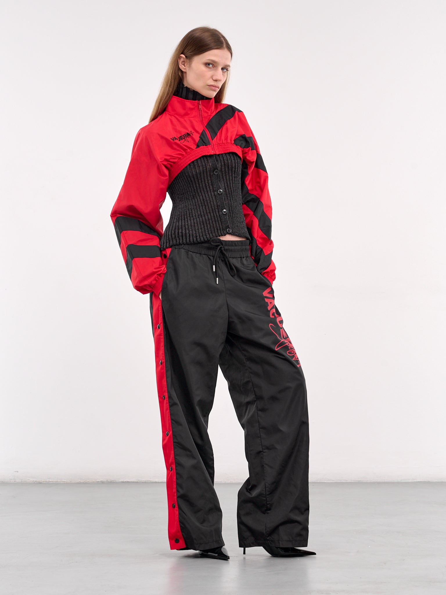 Cropped Windbreaker (VAQ09J012-BLACK-RED)