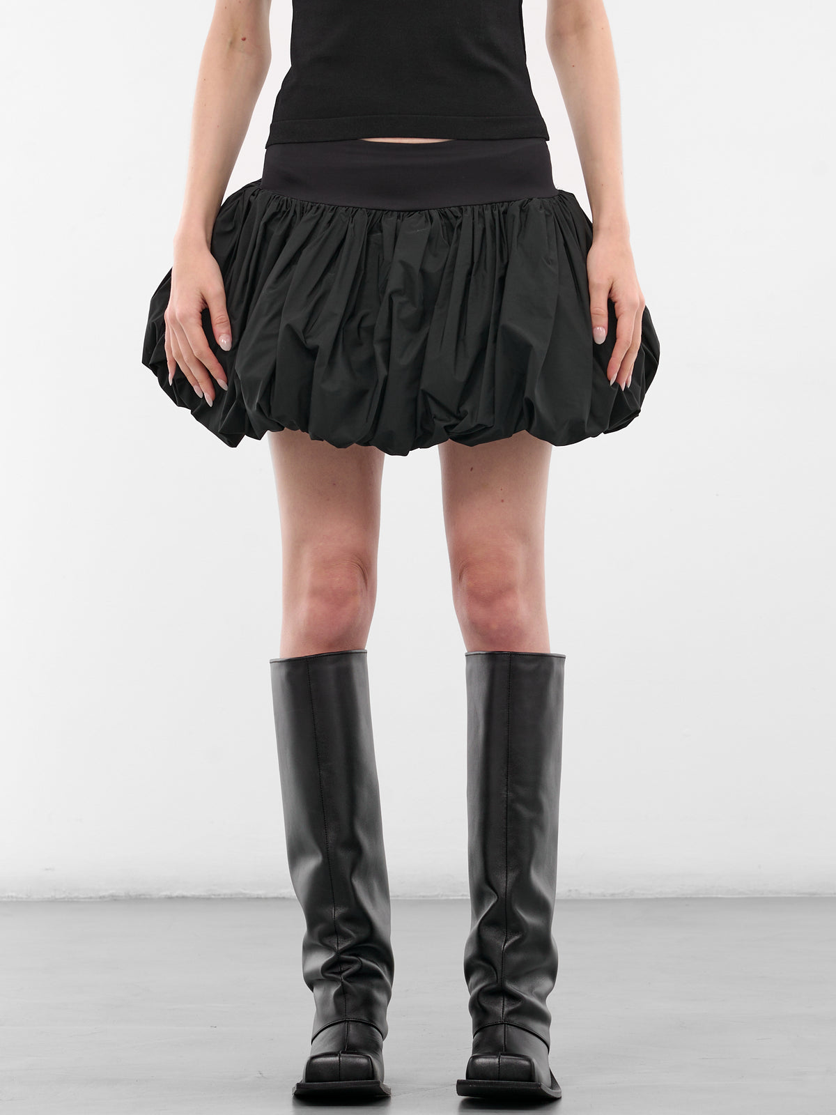 Black Nylon Bubble Mini Skirt (VAQ10S101-BLACK)