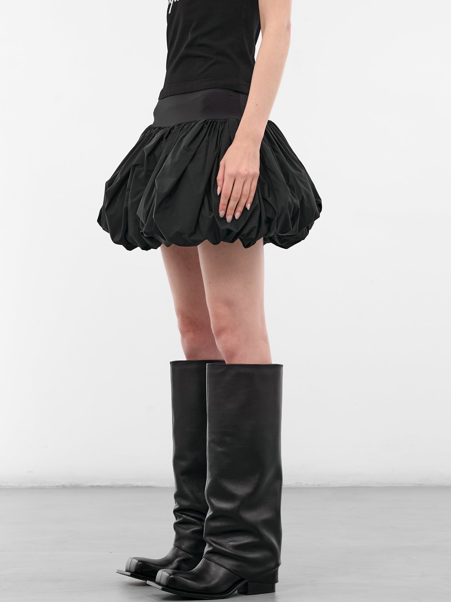 Black Nylon Bubble Mini Skirt (VAQ10S101-BLACK)