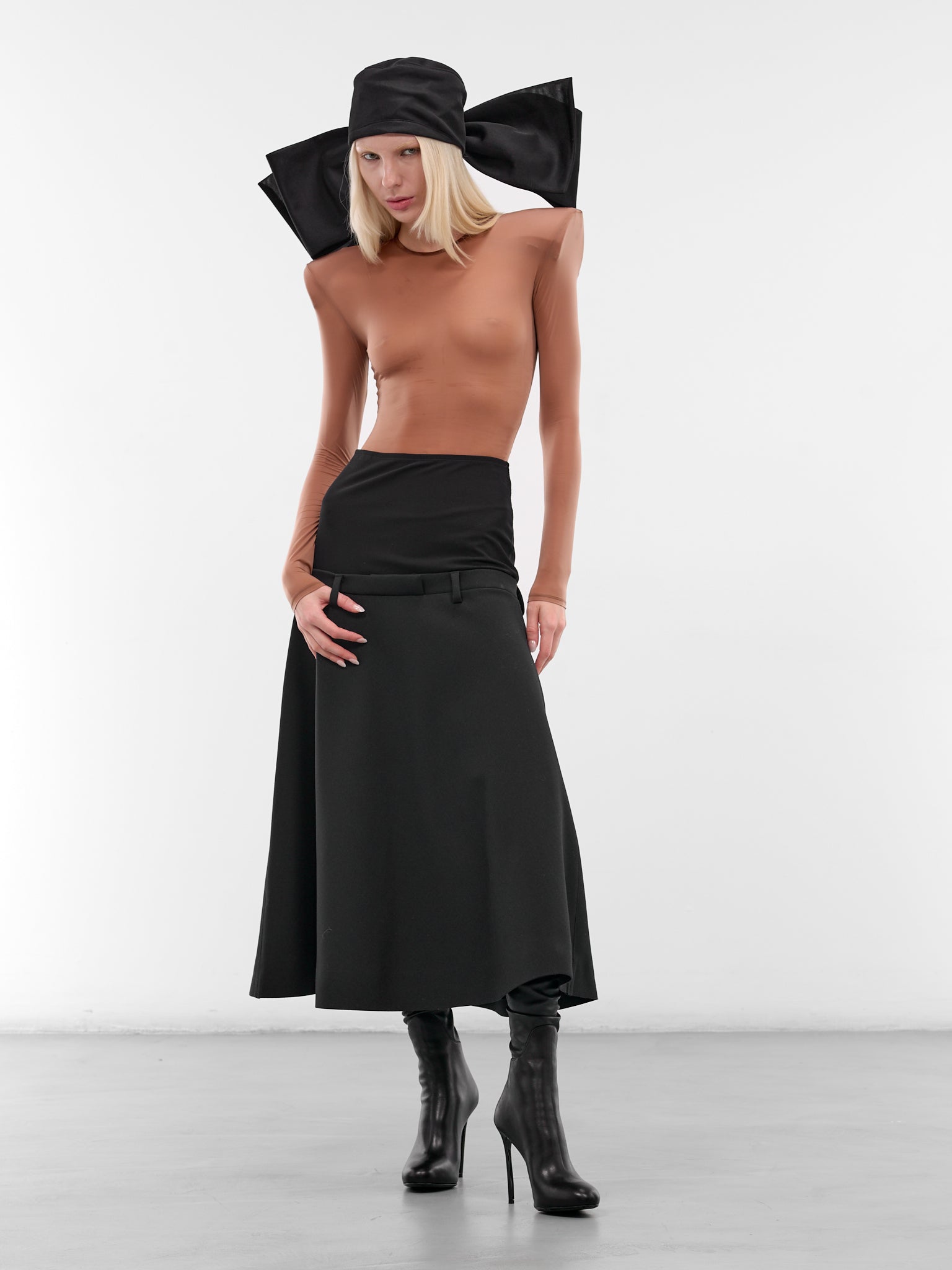 Black Bow Brimless Cap (VAQ10K107-BLACK)