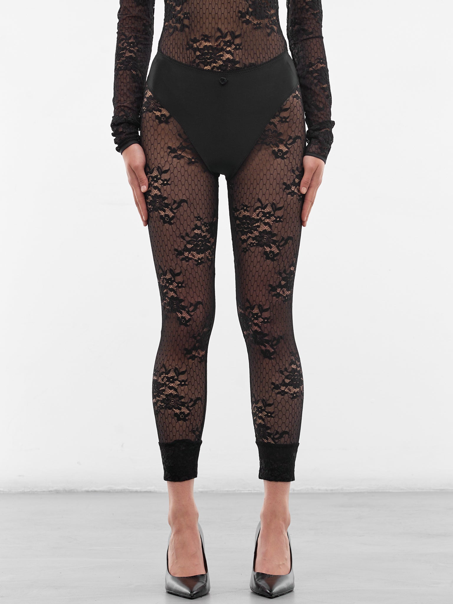 Black Floral Lace Cropped Leggings (VAQ11P017-BLACK)