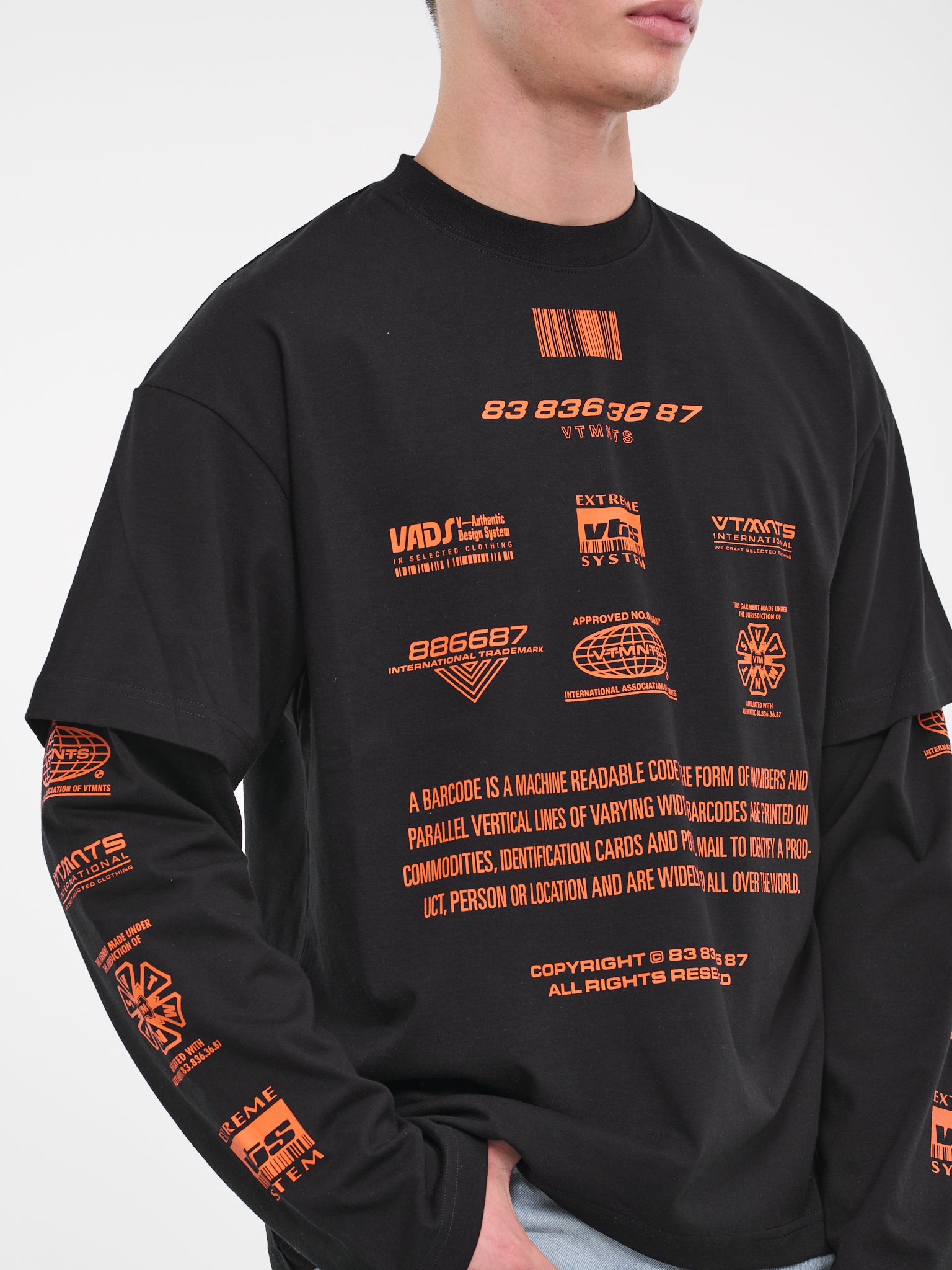 Layered Logo Tee (VL18LS100B-BLACK)