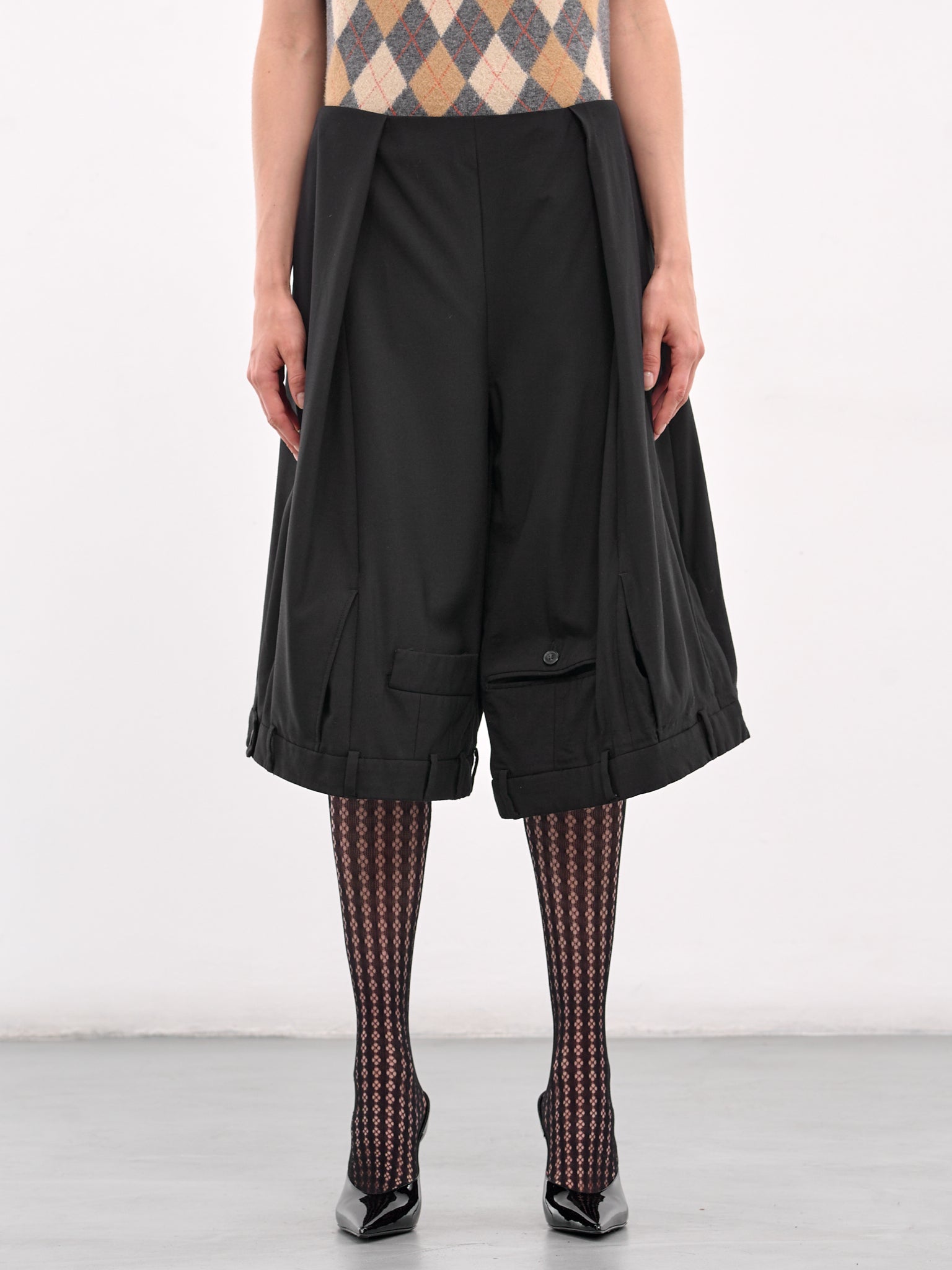 Wide Upside-Down Shorts (W23095STS2-BLACK)