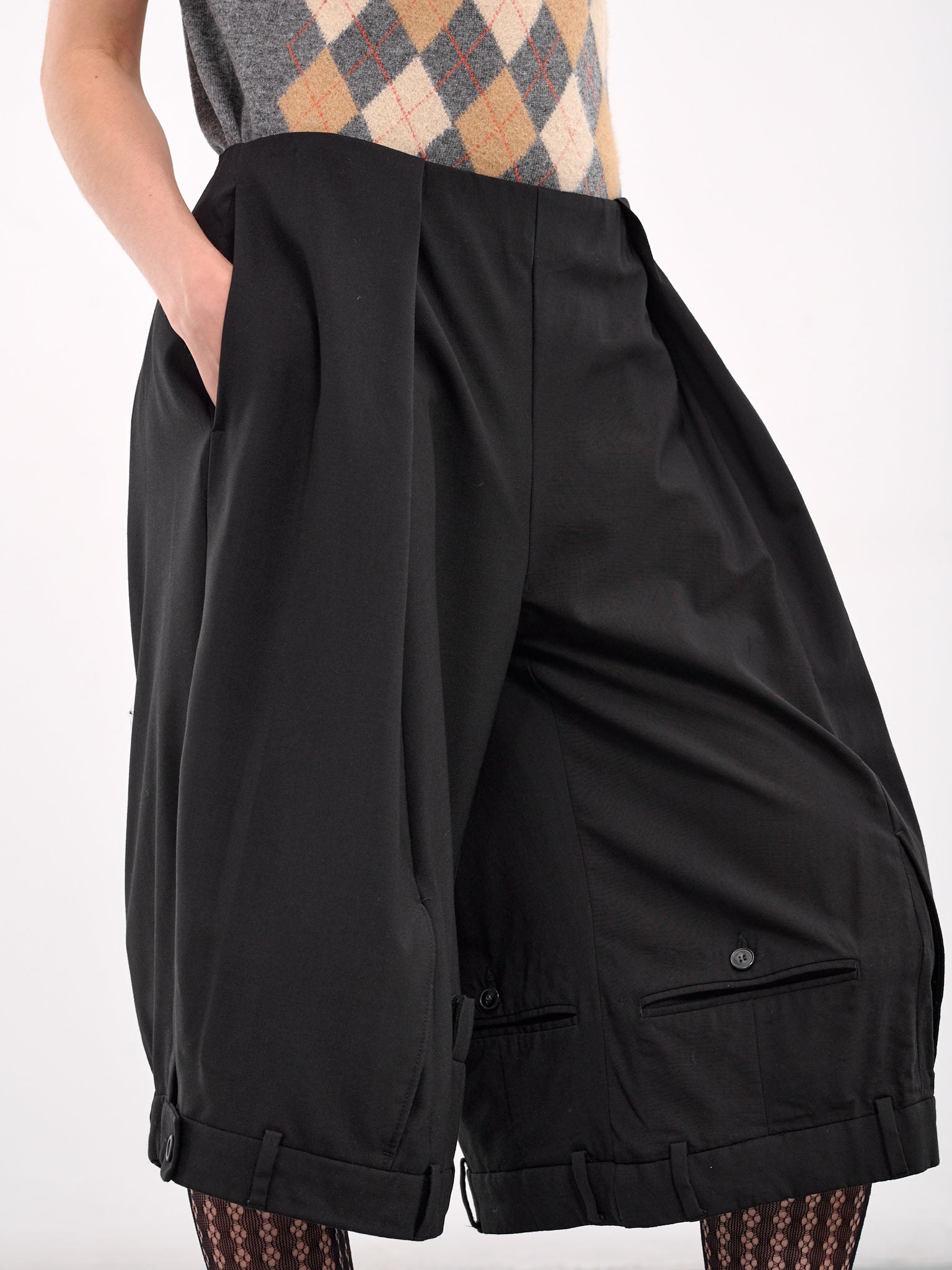 Wide Upside-Down Shorts (W23095STS2-BLACK)