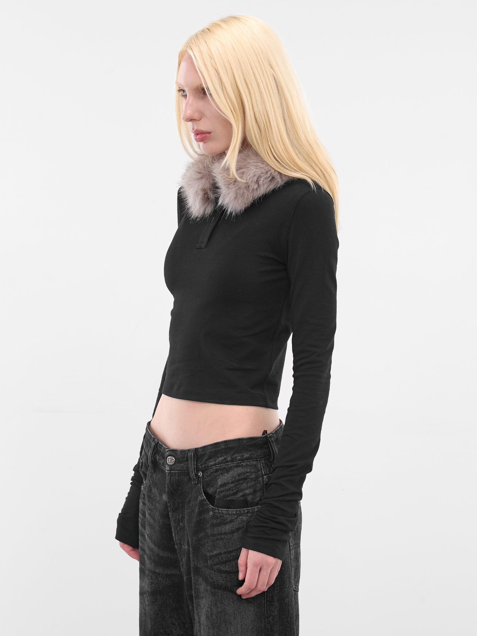 Black Fur Collar Slim Tee (WD-TT3-25-759-WBK-BLACK)