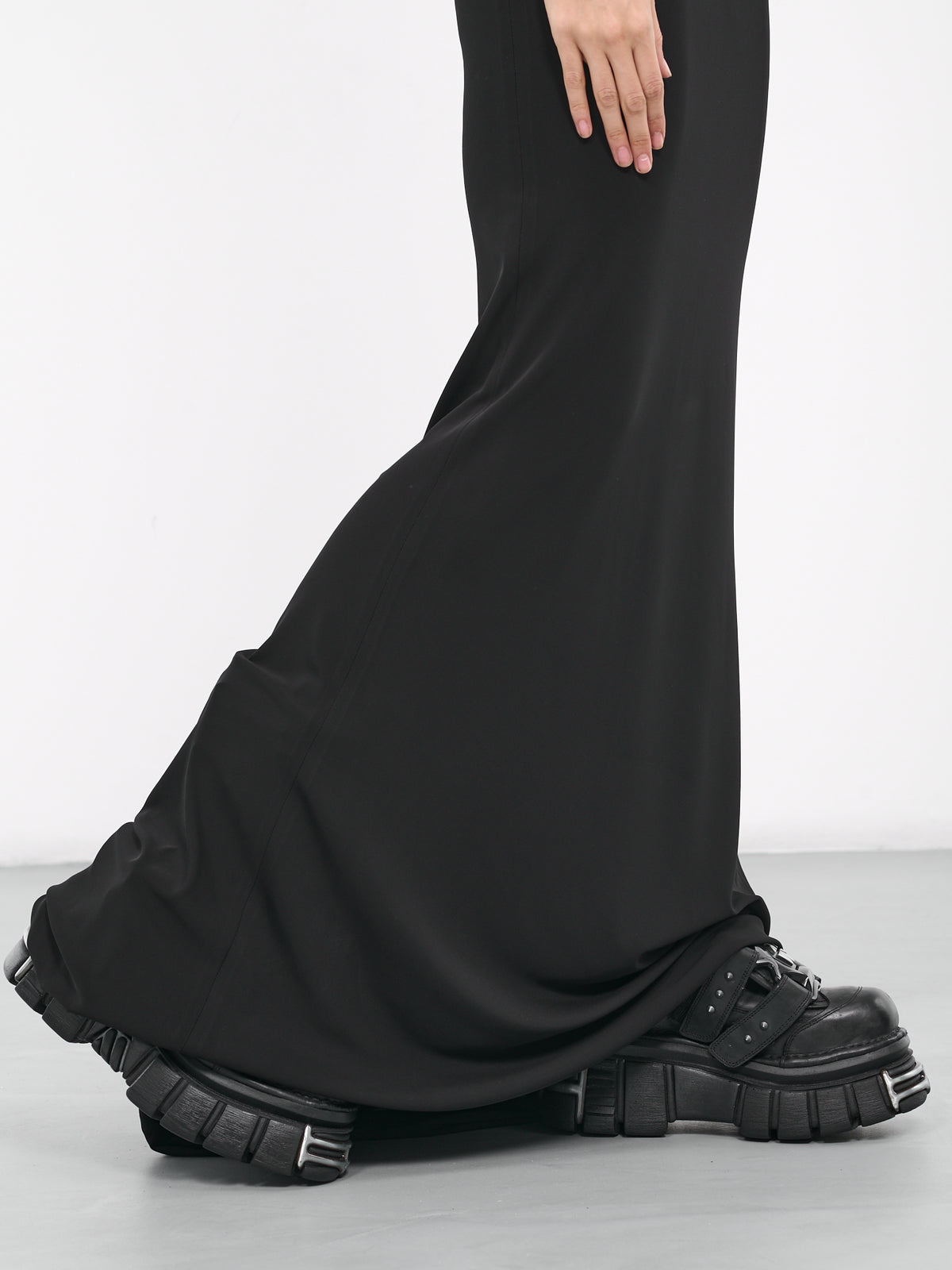 Crepe Column Maxi Skirt (WE64SK110B-BLACK)