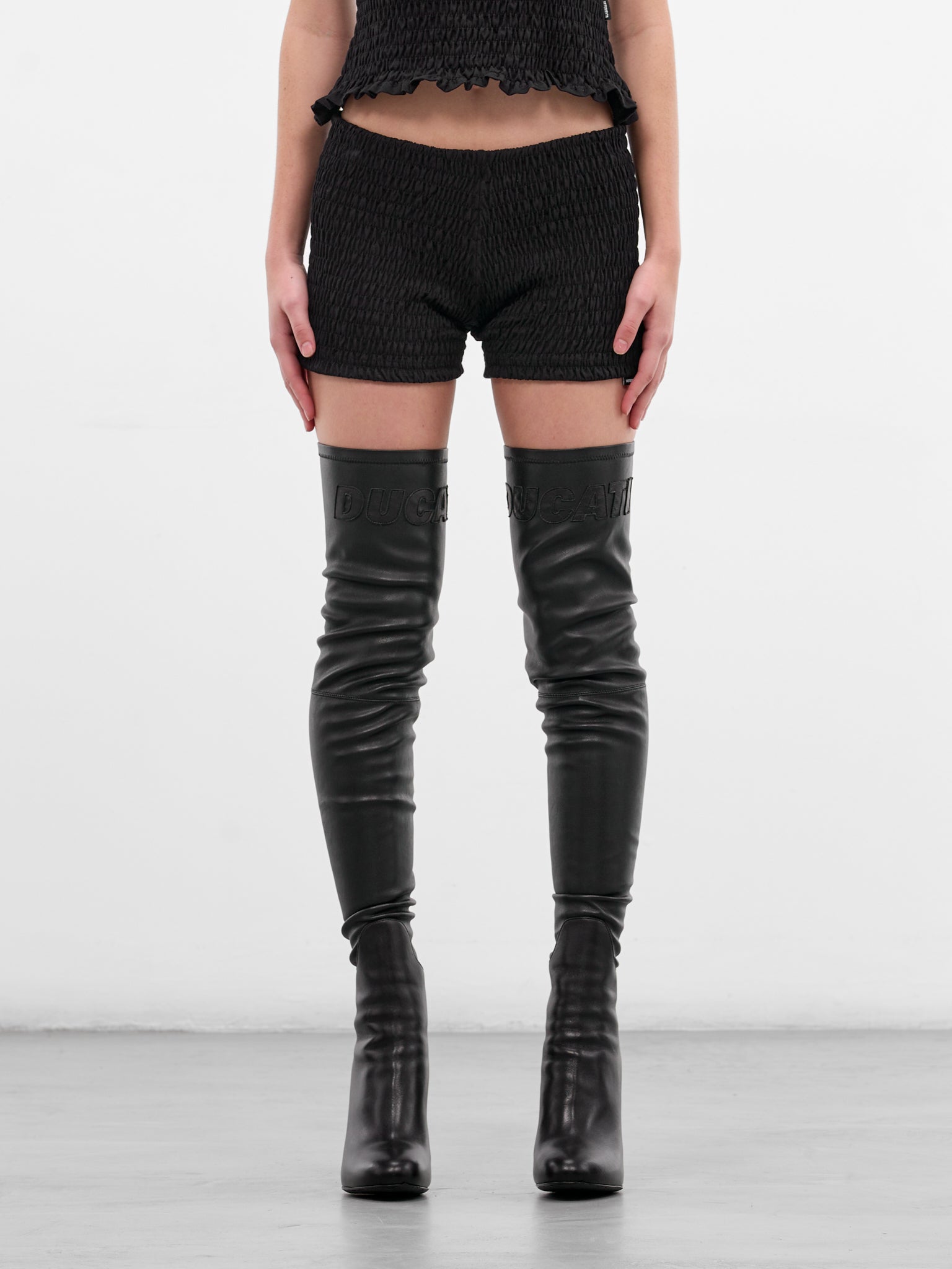 Black Cotton Shirred Mini Shorts (WE76SS423B-BLACK)