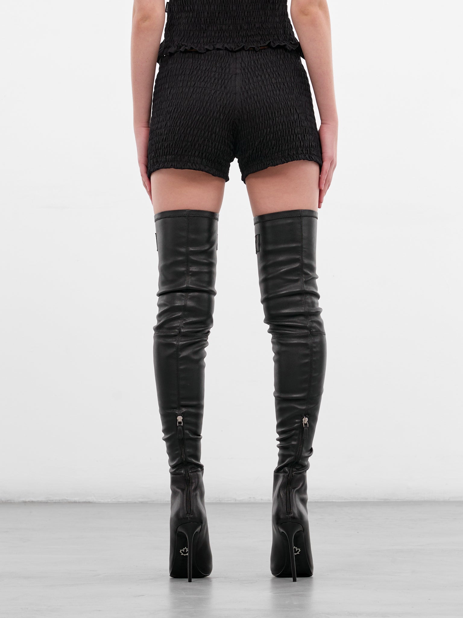 Black Cotton Shirred Mini Shorts (WE76SS423B-BLACK)