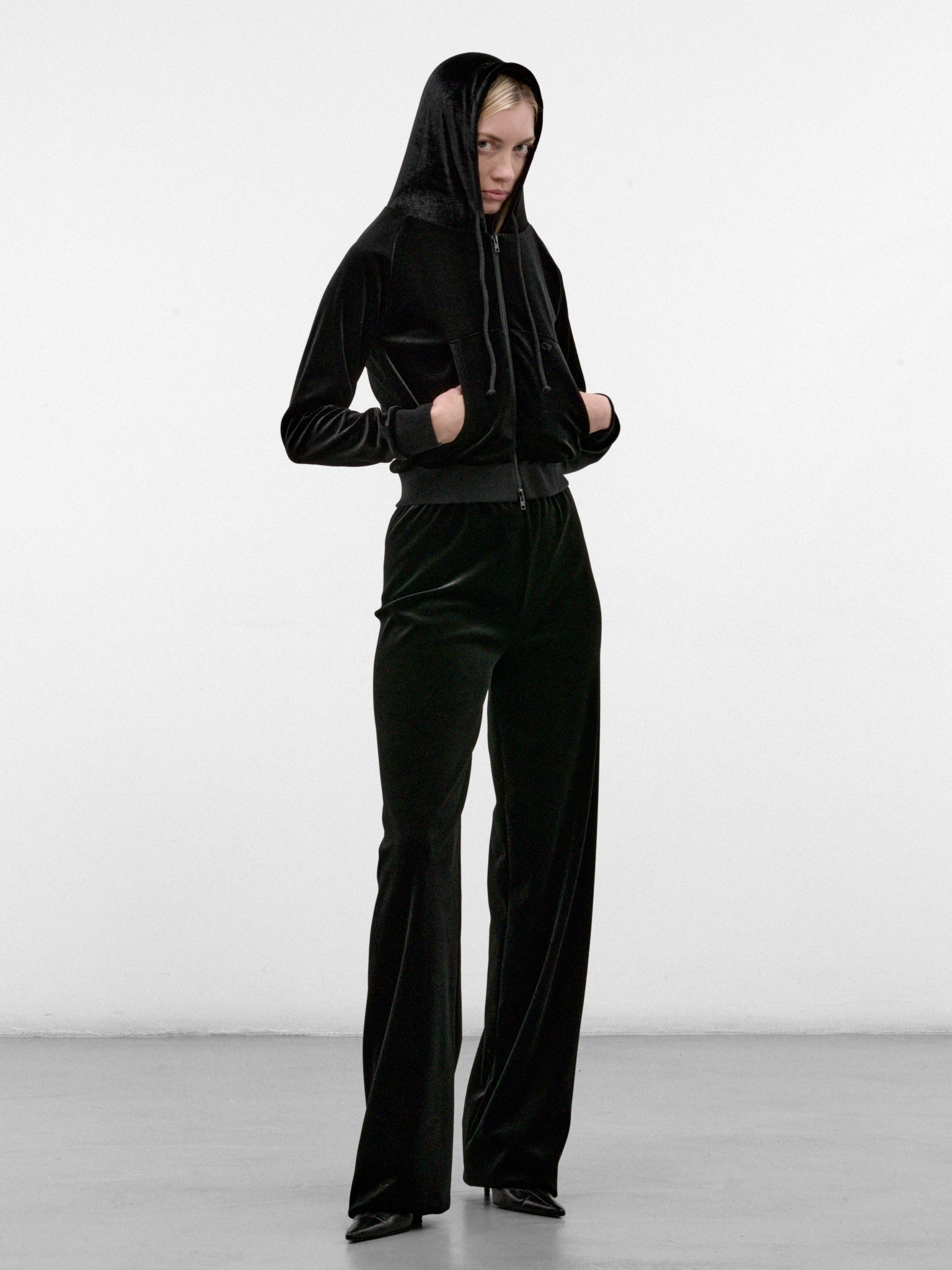 Black Velvet Relaxed Trousers (WH27SP119B-BLACK)