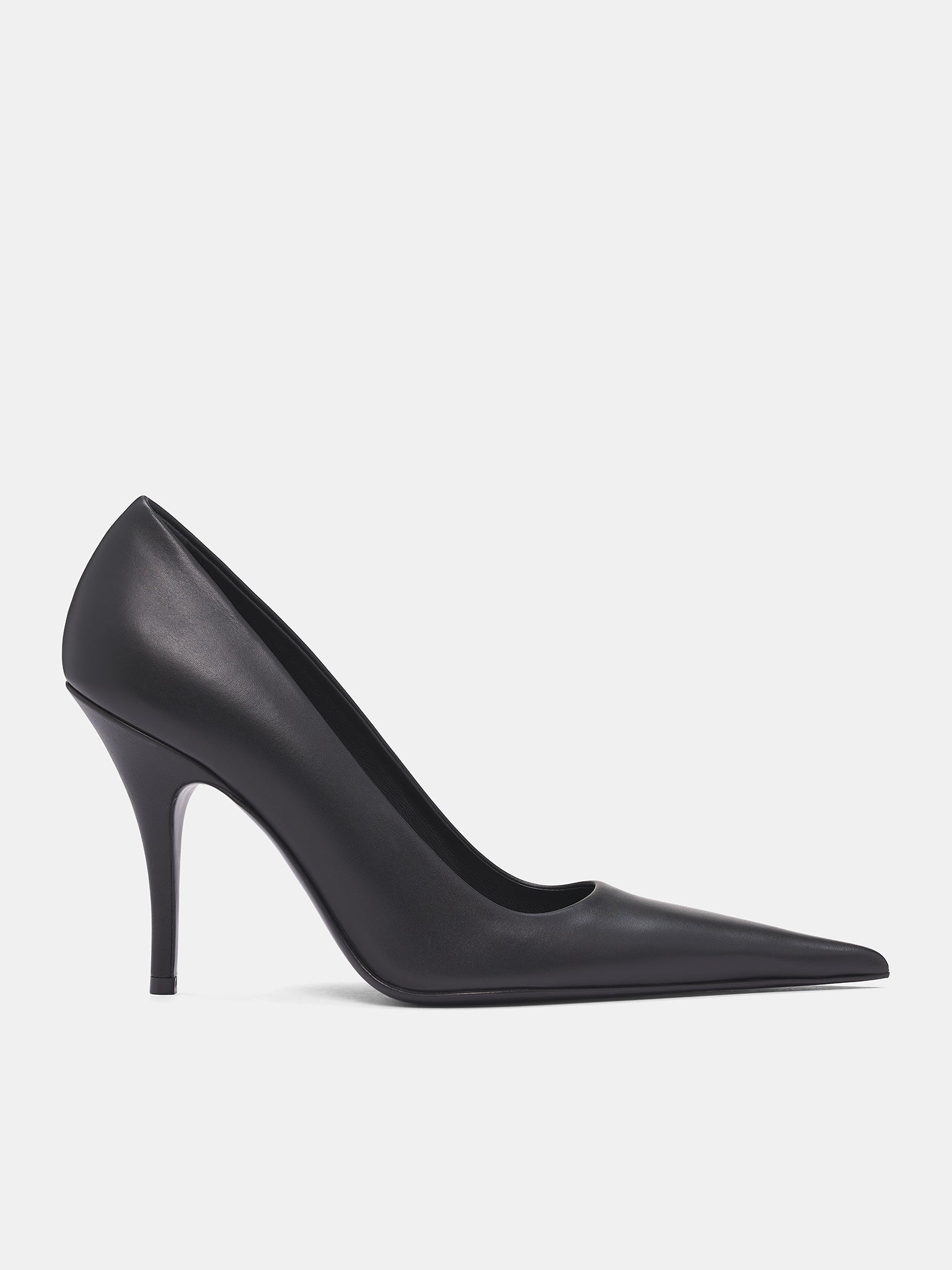 VETEMENTS Black Leather Pumps | H.Lorenzo - front