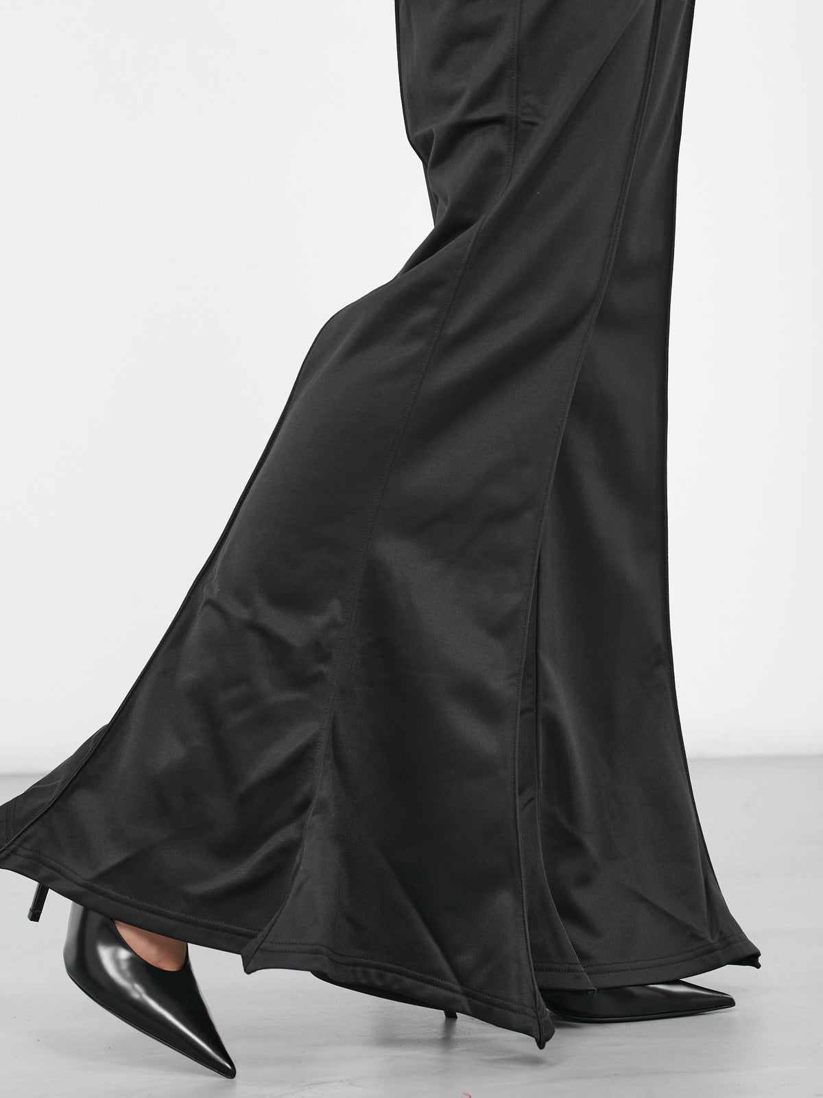 Trumpet Track Pants (WPANT94-S25-J110-BLACK)