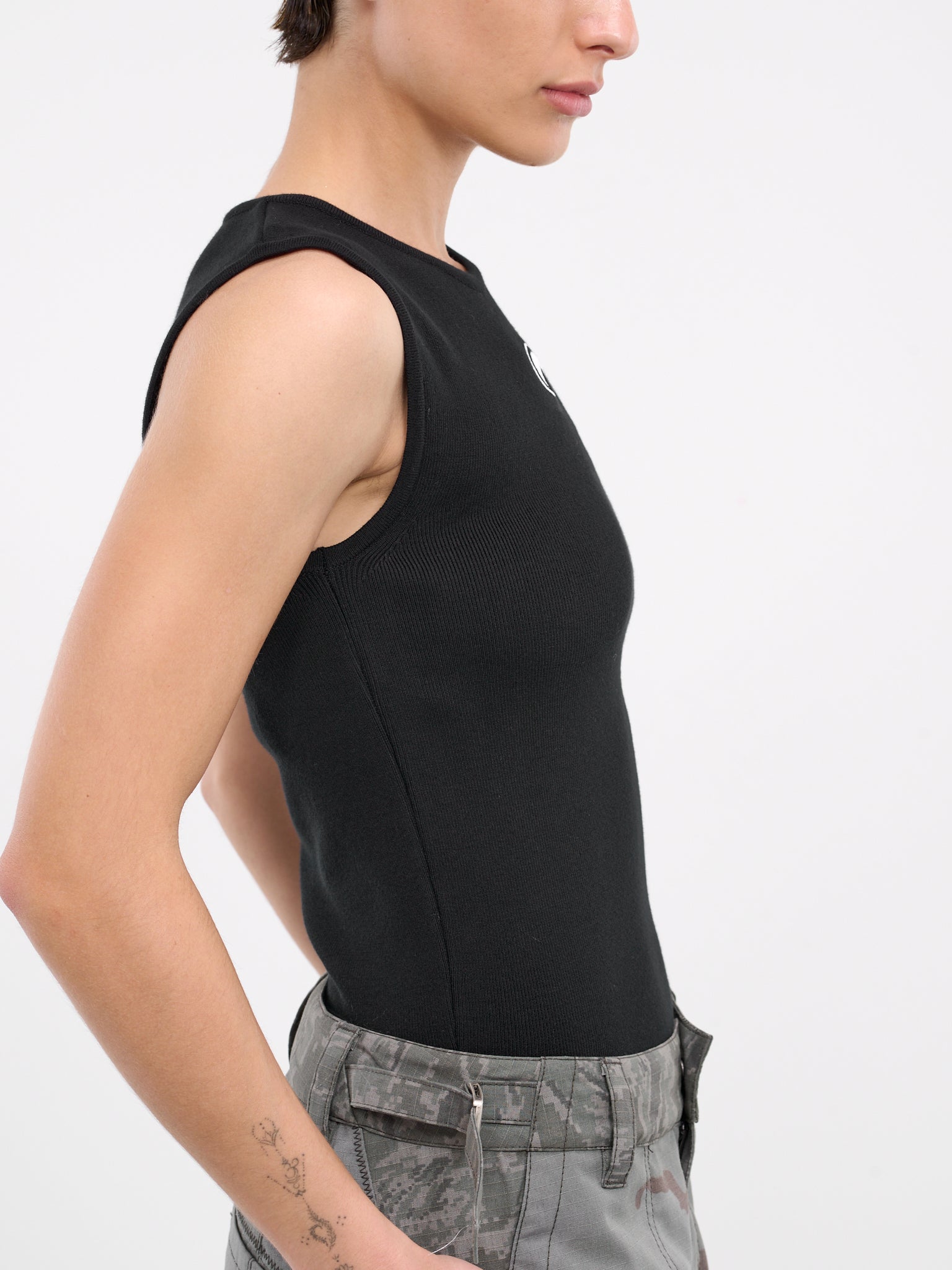 Core Knit Sleeveless Pullover (WTK026-CKNI0511-BLACK)