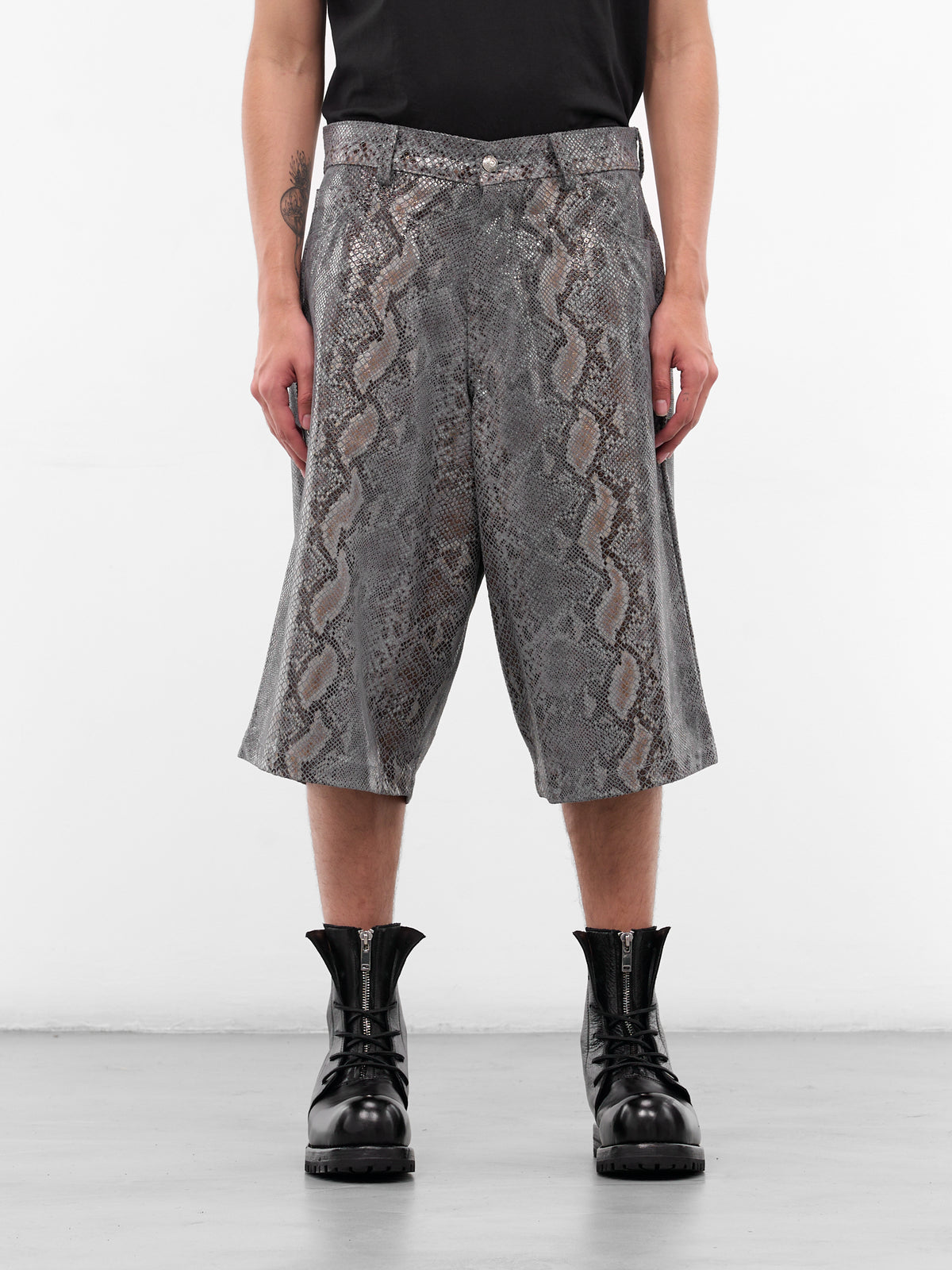 Year Of The Snake Leather Shorts (YEAR-OF-THE-SNAKE-COW-HYDE-WHI)