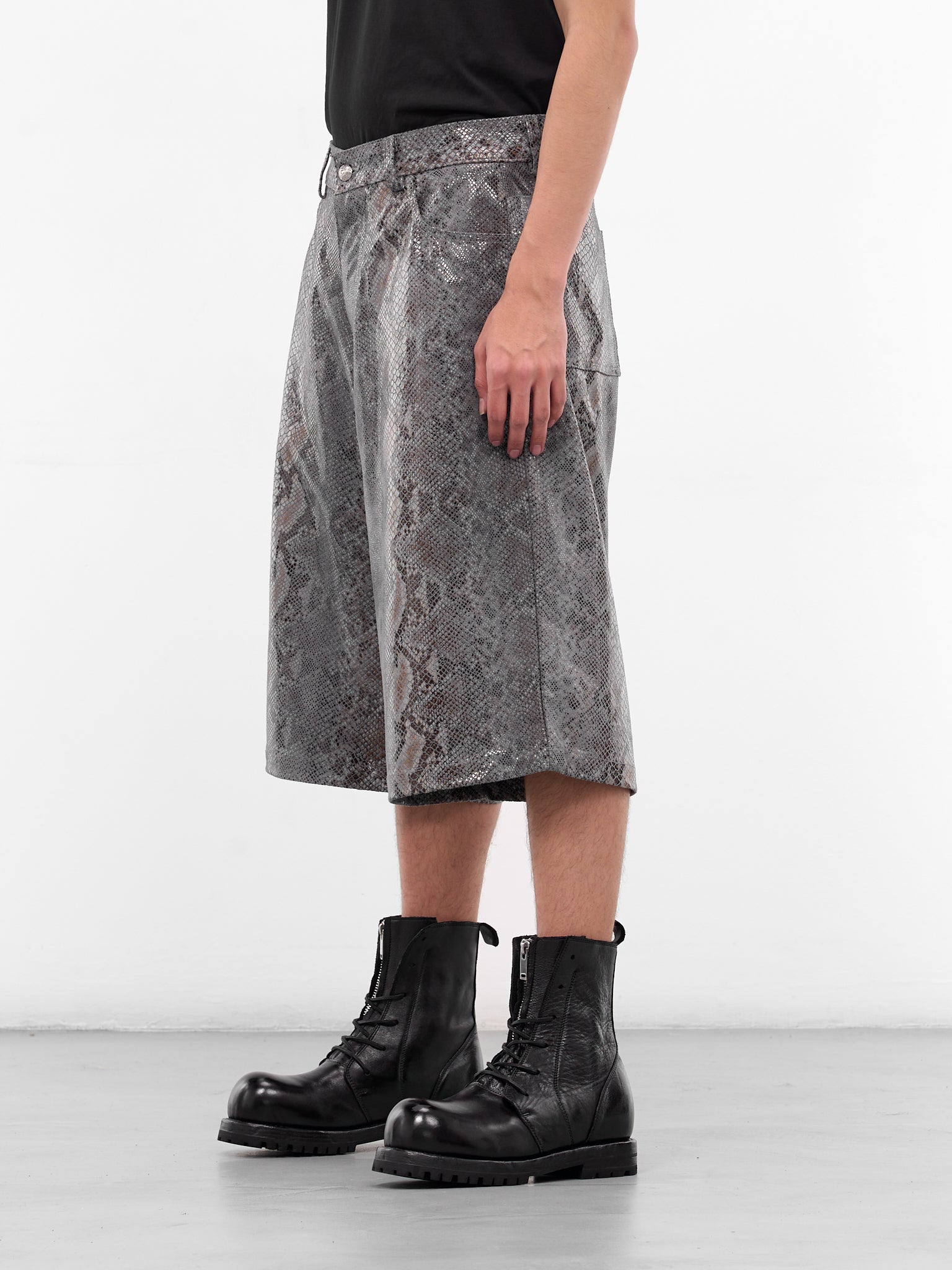 Year Of The Snake Leather Shorts (YEAR-OF-THE-SNAKE-COW-HYDE-WHI)
