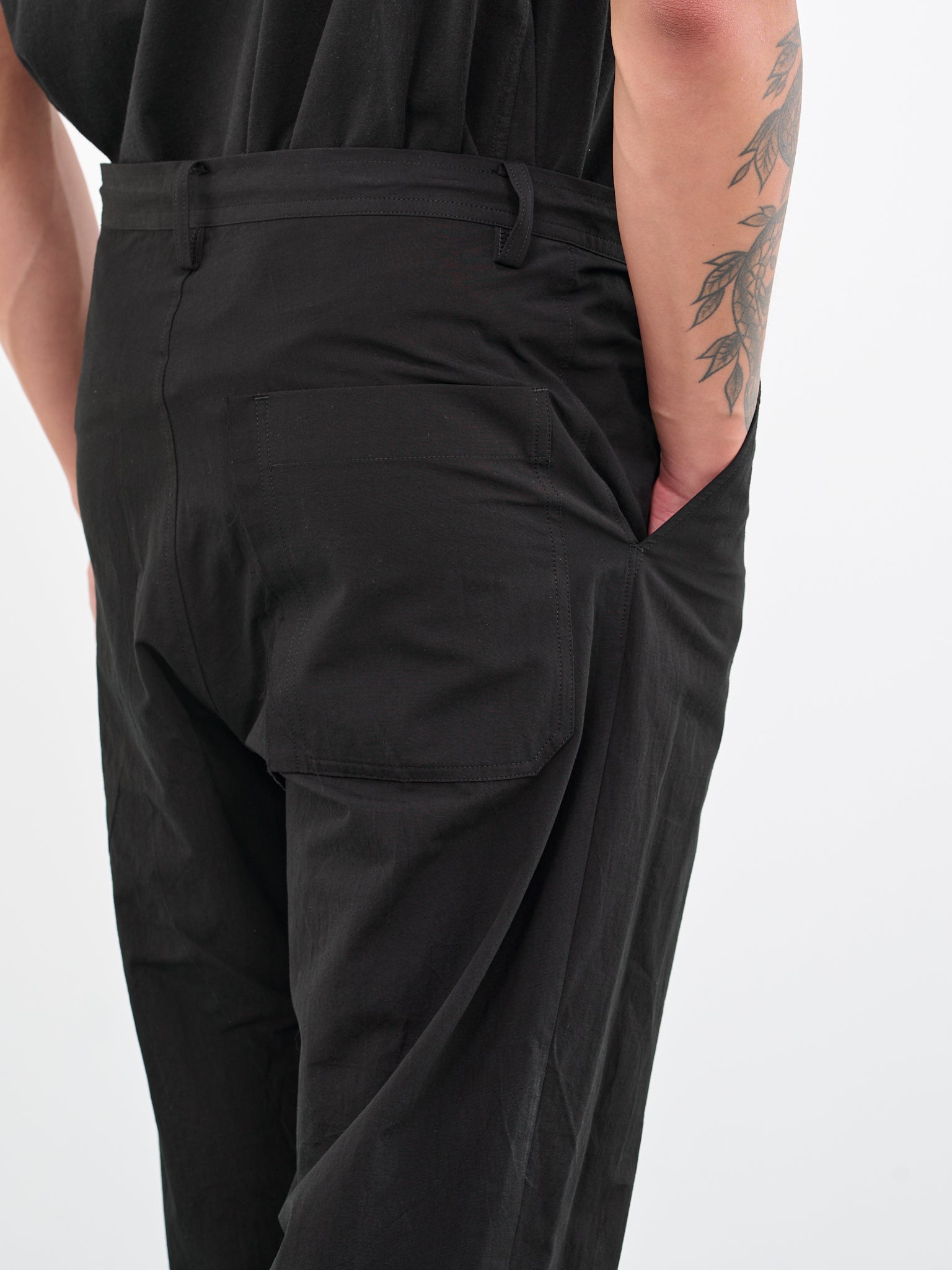 Slim Trousers (YU-P05-029-3-BLACK)