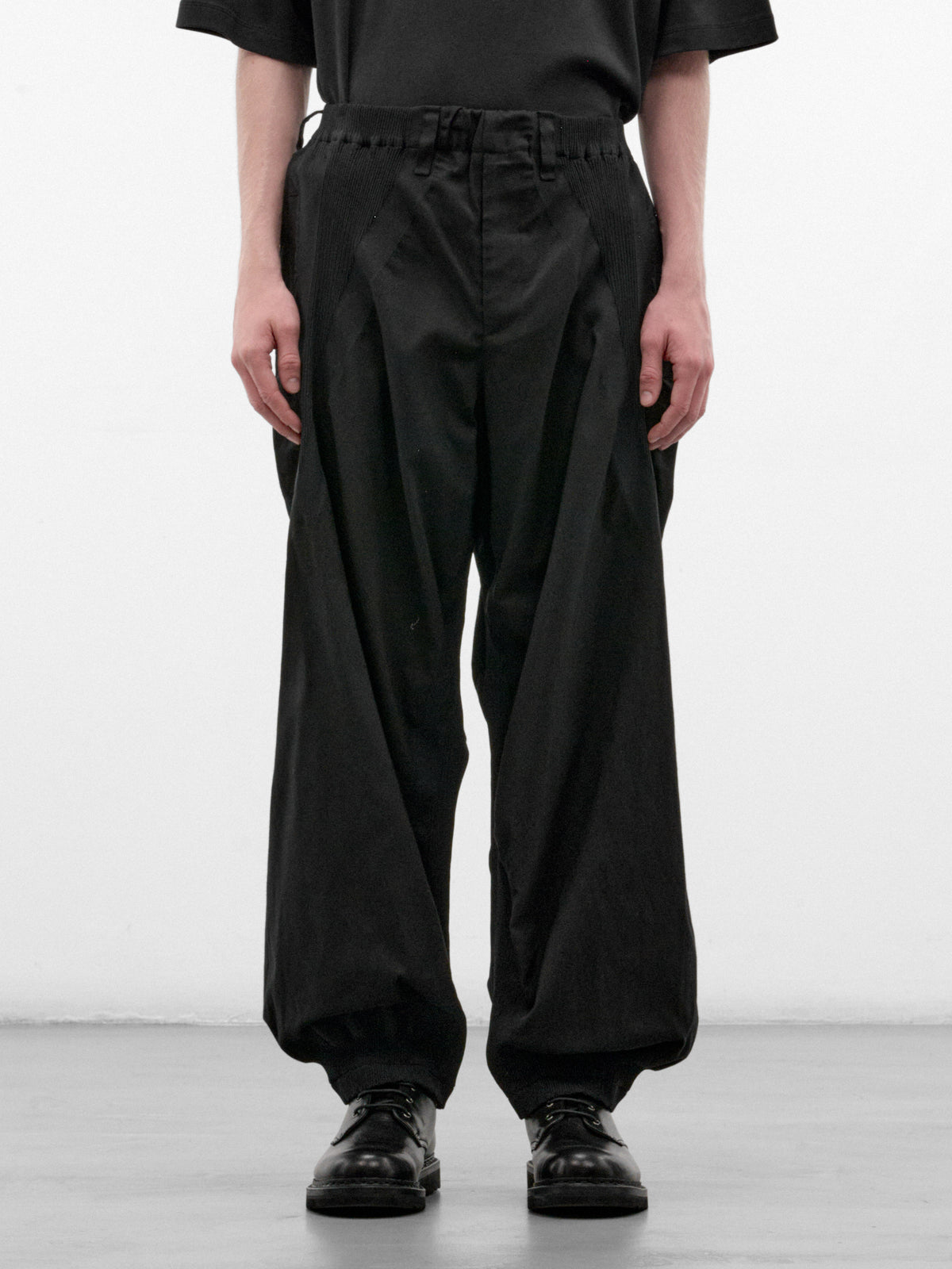 Black Clay Nylon Wide Trousers (LA68FF032-15-BLACK)