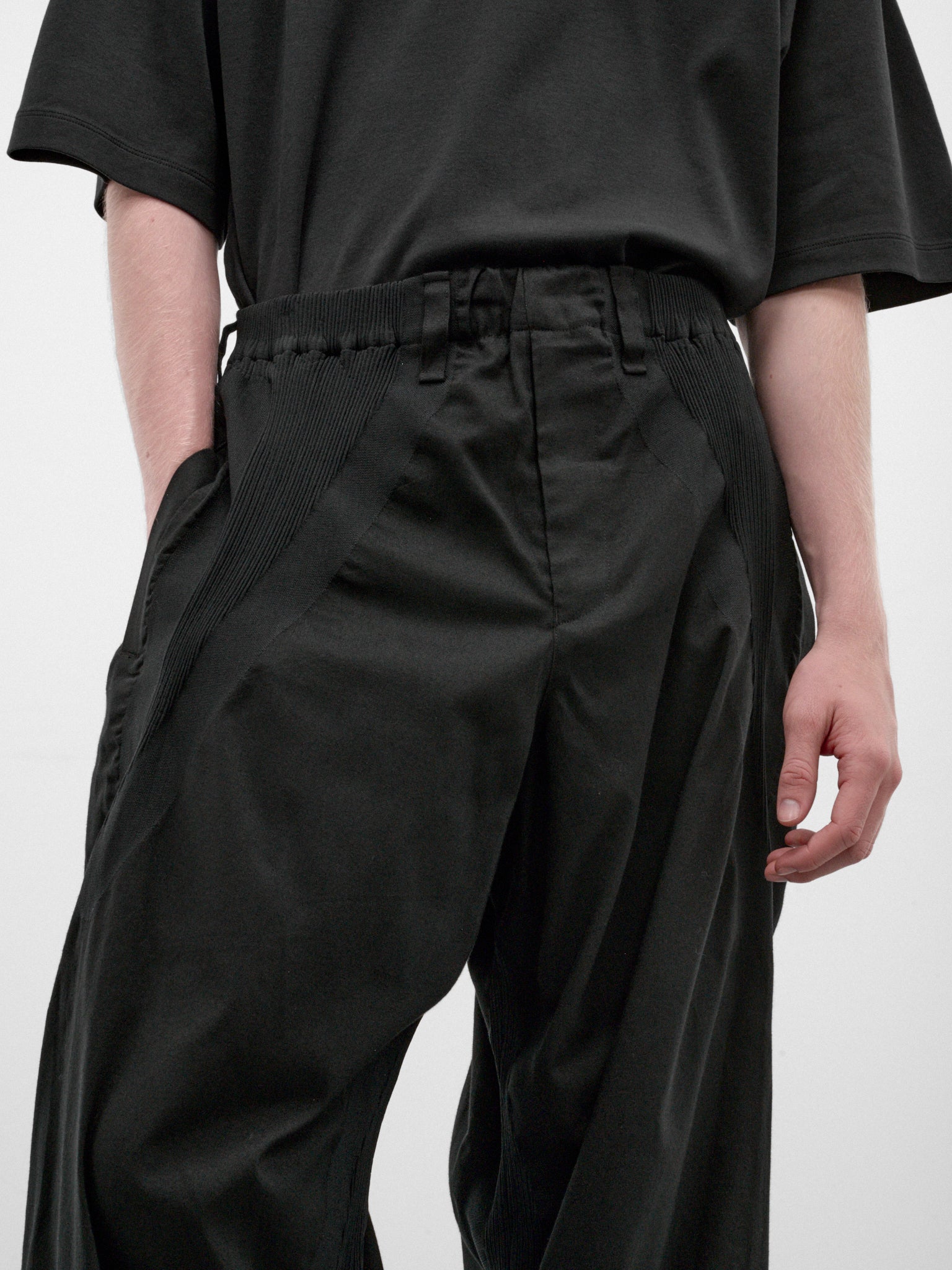 Black Clay Nylon Wide Trousers (LA68FF032-15-BLACK)