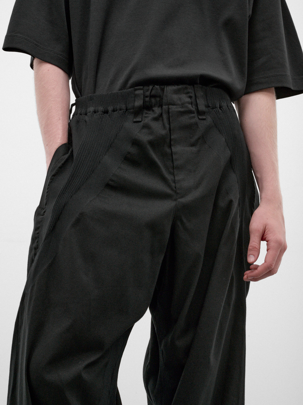 Black Clay Nylon Wide Trousers (LA68FF032-15-BLACK)