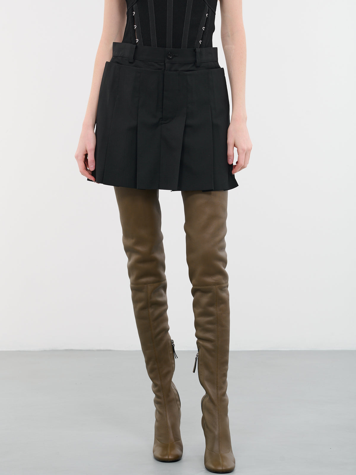 Pleated Overlay Shorts (23-06613-001-BLACK)